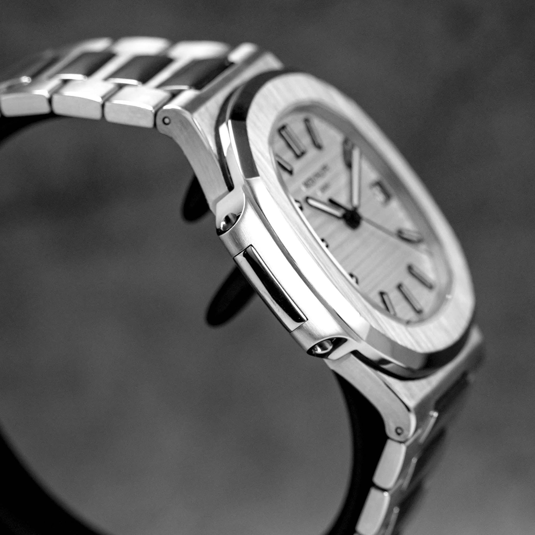 5711 White