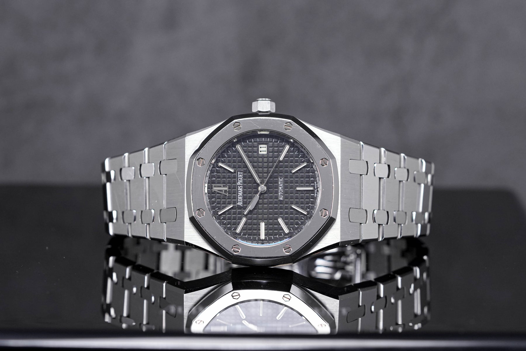 ROYAL OAK 39MM 15300ST PLATINUM BEZEL BLACK DIAL LIMITED EDITION (2010)