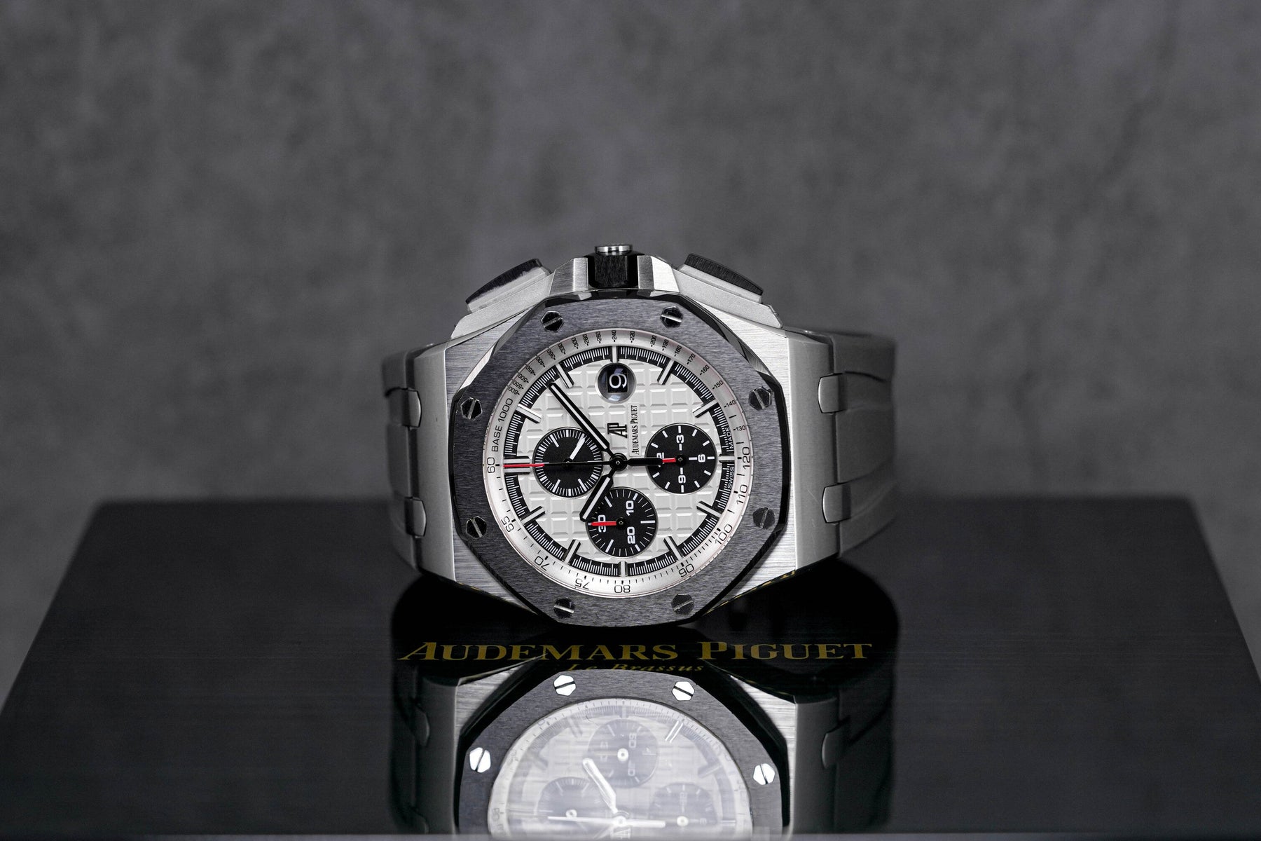 ROYAL OAK OFFSHORE CHRONOGRAPH 44MM NOVELTY WHITE PANDA DIAL (2013)