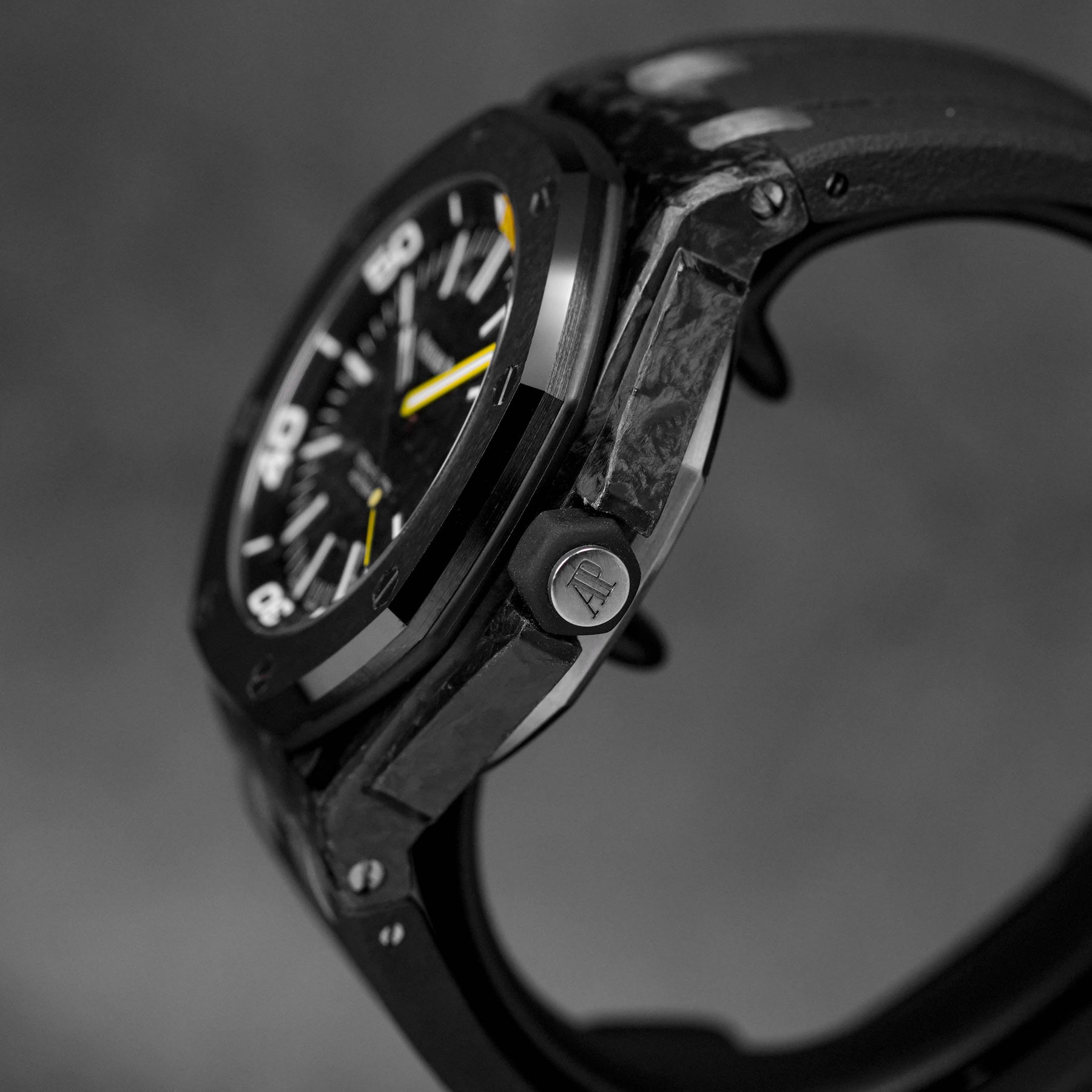 ROYAL OAK OFFSHORE 42MM DIVER YELLOW CARBON (2013)