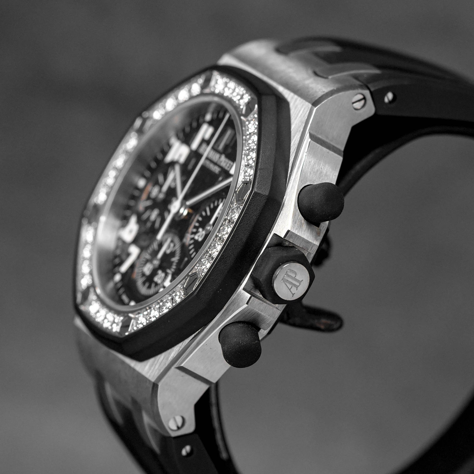 ROYAL OAK OFFSHORE CHRONOGRAPH 37MM BLACK DIAL DIAMOND BEZEL (2014)