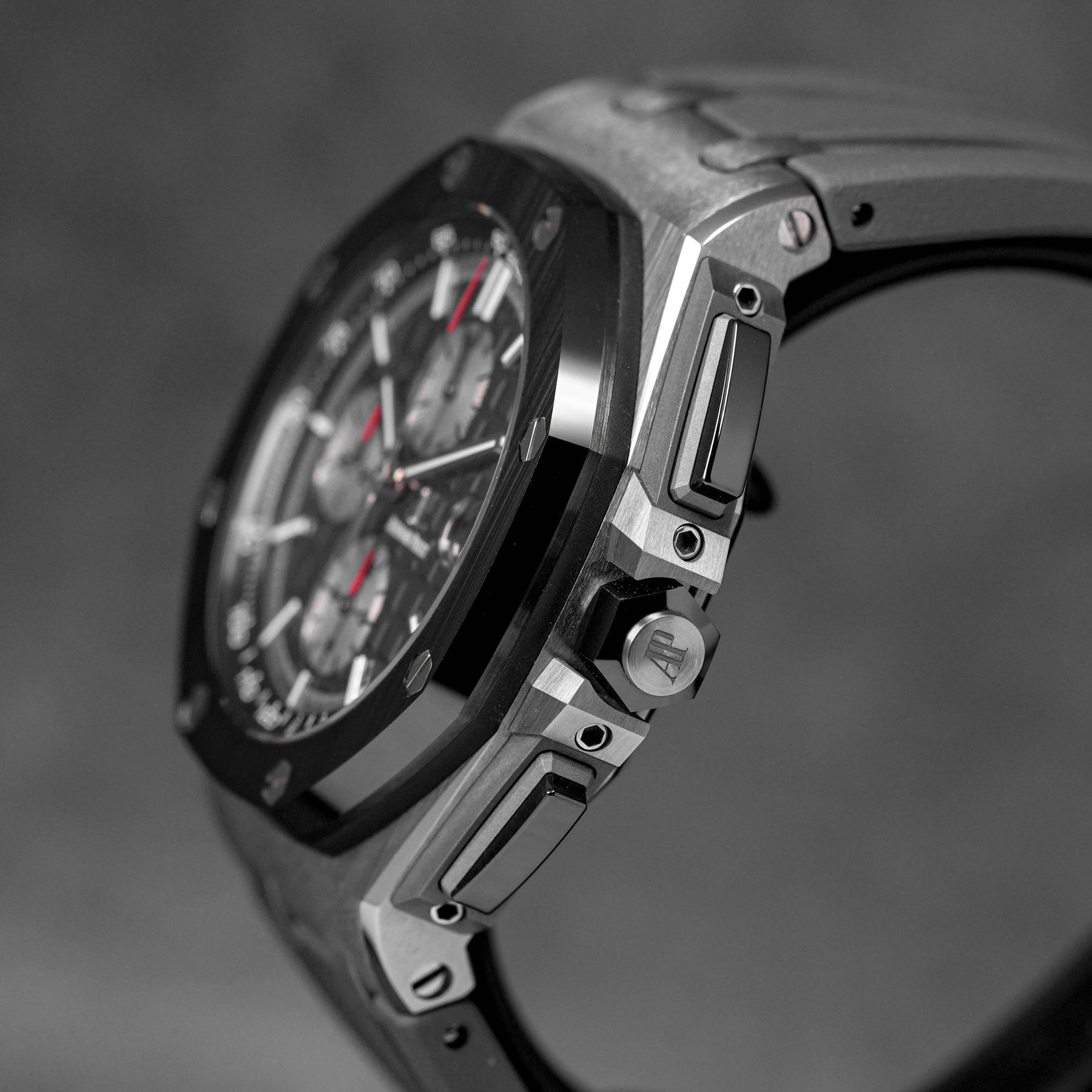 ROYAL OAK OFFSHORE CHRONOGRAPH 44MM TITANIUM BLACK CERAMIC GREY DIAL (2019)