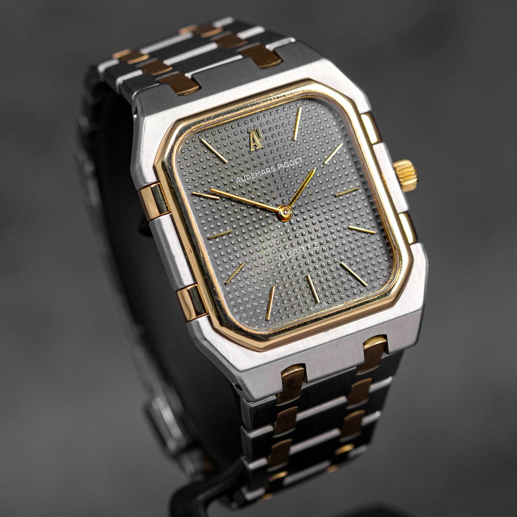 ROYAL OAK JUMBO SQUARE 6005SA TWOTONE YELLOWGOLD GREY DIAL QUARTZ (WATCH ONLY)