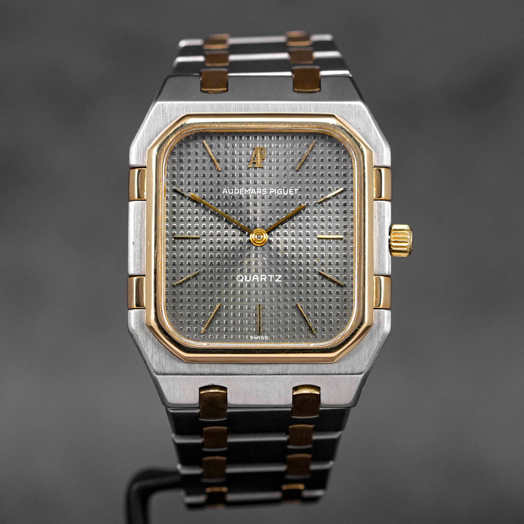 ROYAL OAK JUMBO SQUARE 6005SA TWOTONE YELLOWGOLD GREY DIAL QUARTZ (WATCH ONLY)