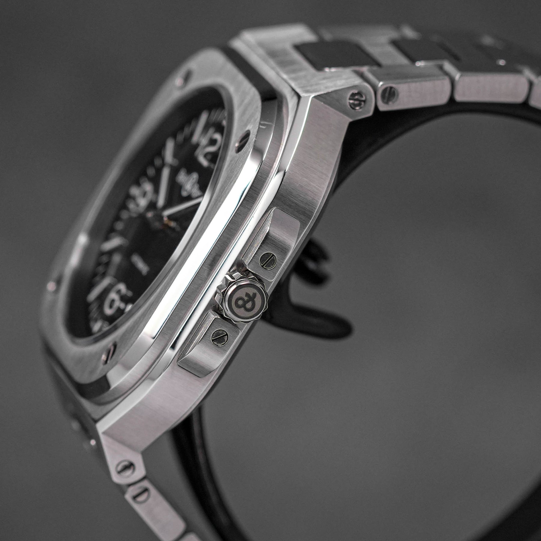 BR 05 Steel Black
