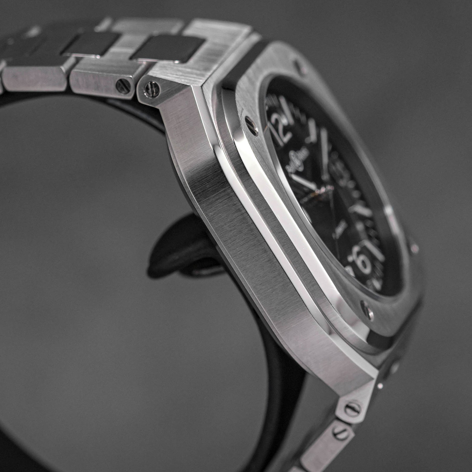 BR 05 Steel Black
