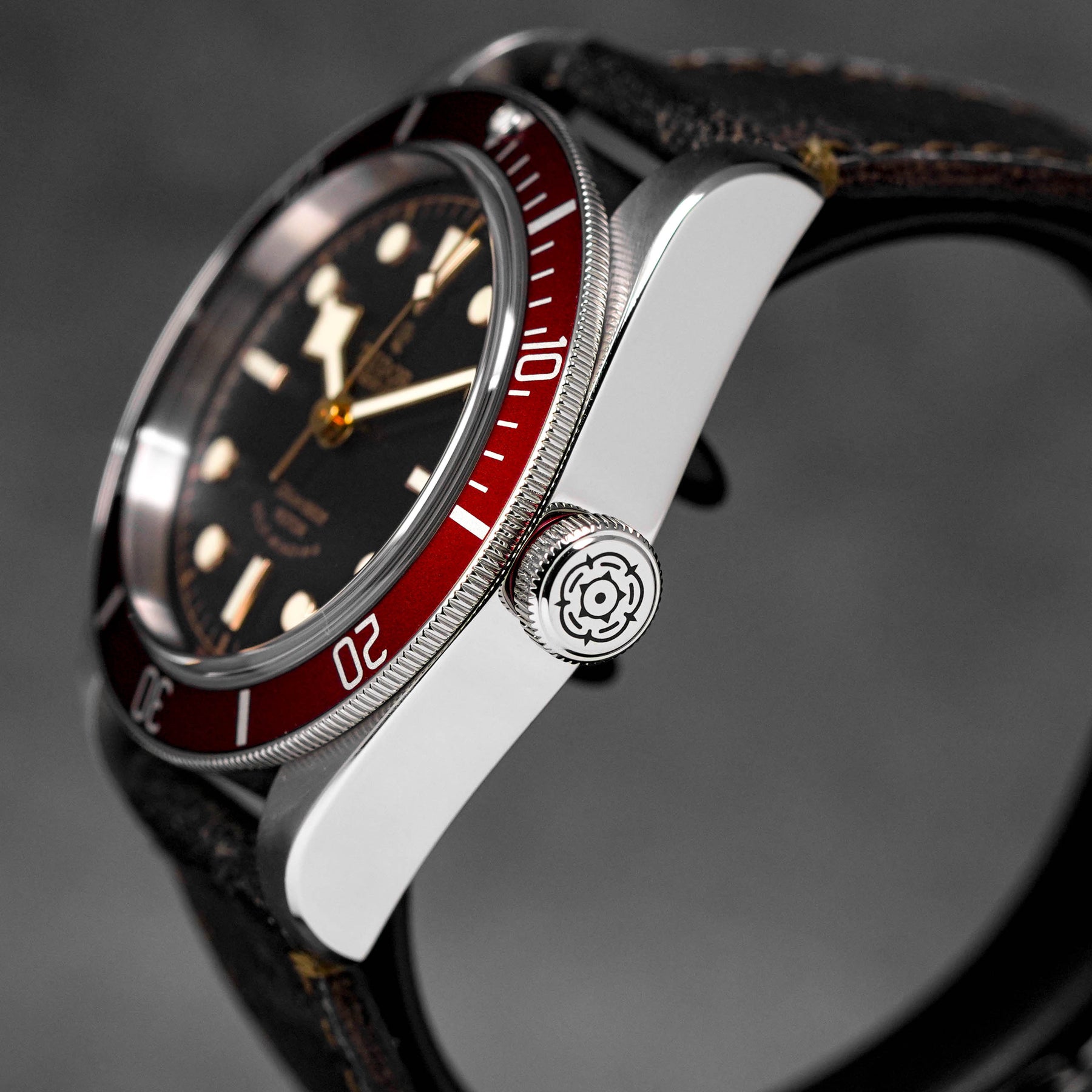 Black Bay Red Black Smiley