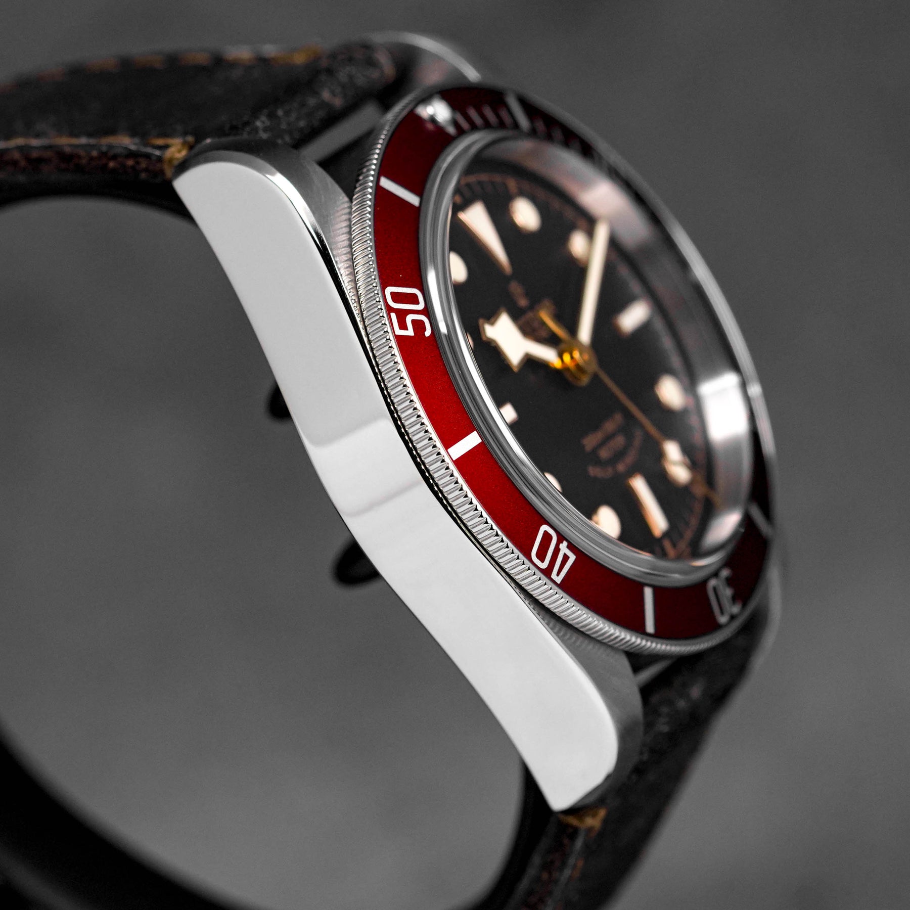 Black Bay Red Black Smiley