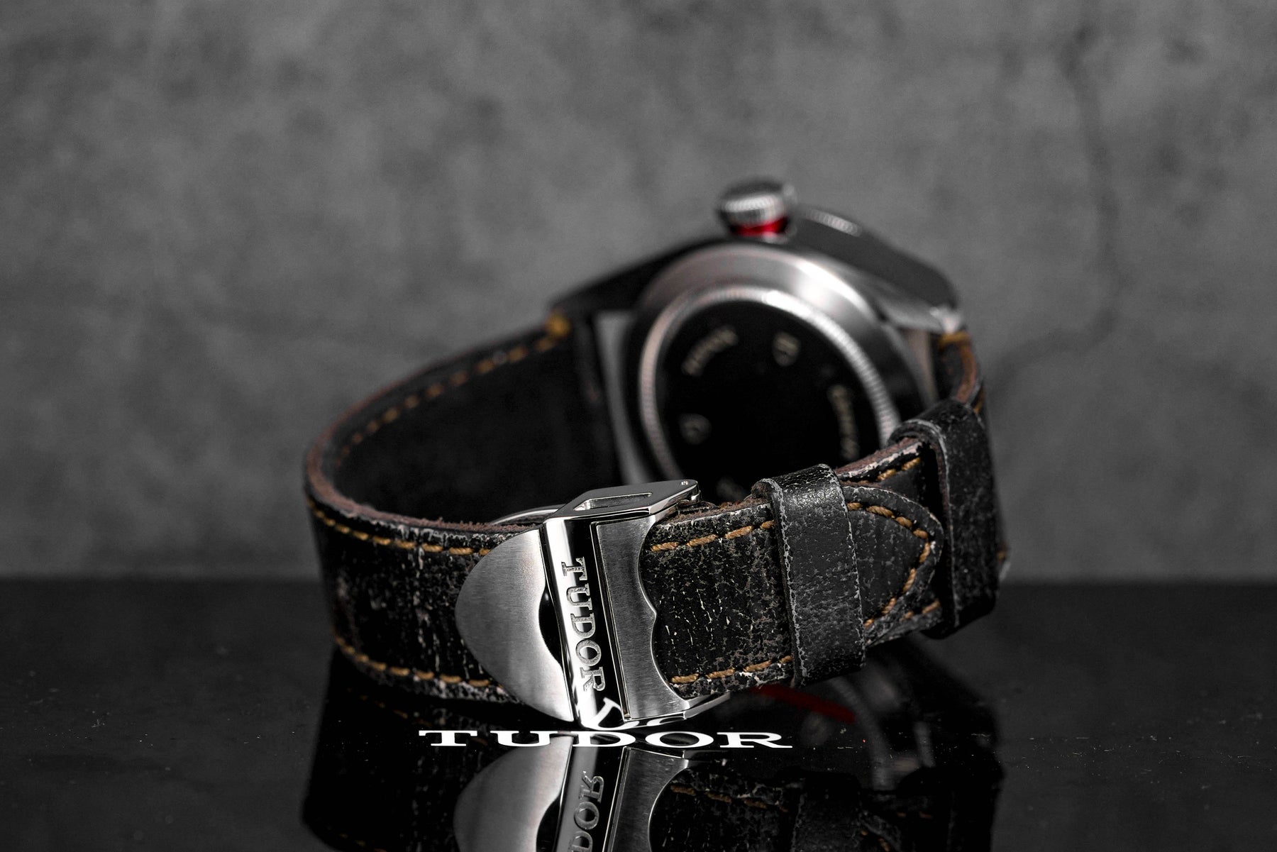 Black Bay Red Black Smiley