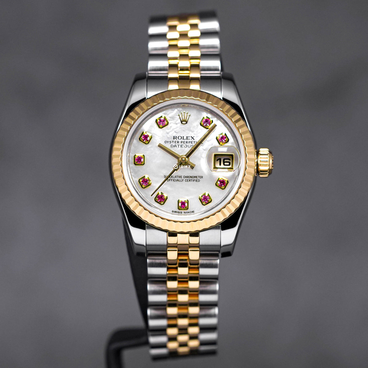 DATEJUST 26MM TWOTONE YELLOWGOLD MOP RUBY DIAL (2012)
