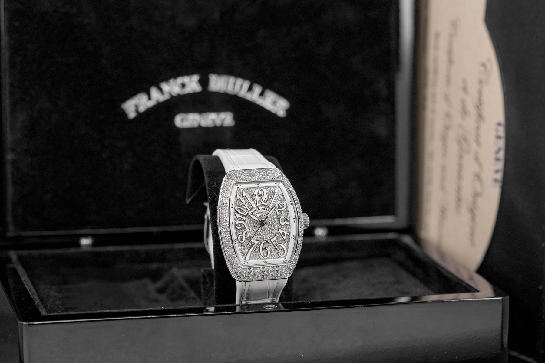 V32 WHITE DIAMOND DIAL (2024)