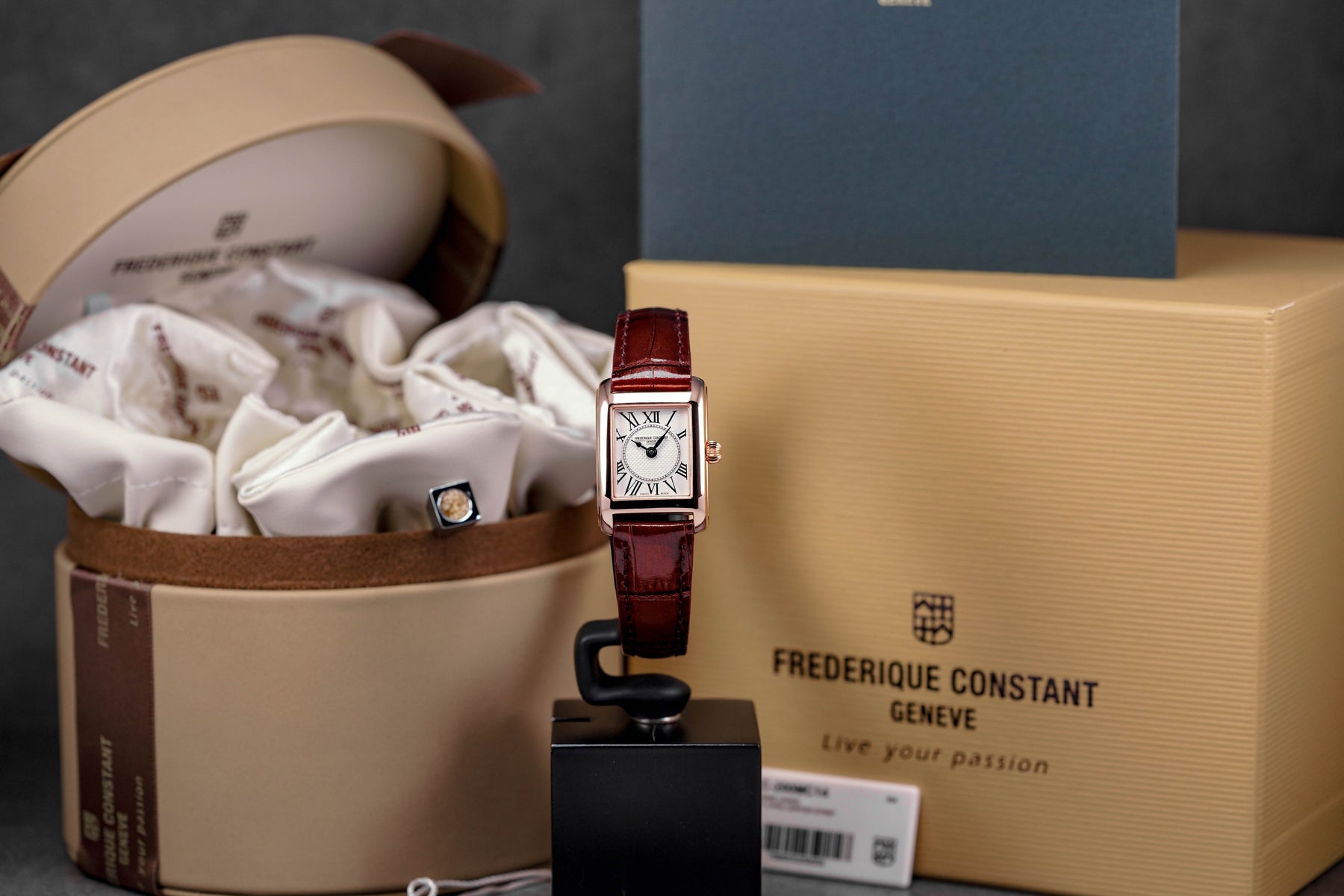 CLASSICS CAREE ROSEGOLD-PLATED STEEL WHITE DIAL LEATHER STRAP (2025)