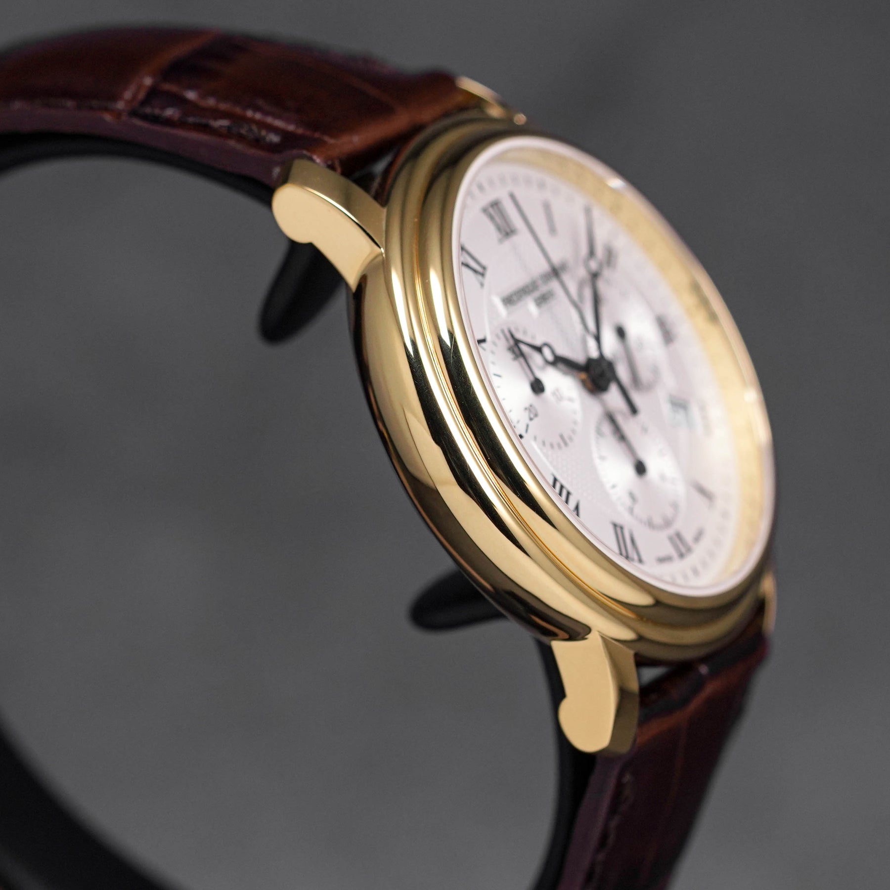 CLASSICS QUARTZ CHRONOGRAPH YELLOWGOLD-PLATED STEEL SILVER DIAL (2025)