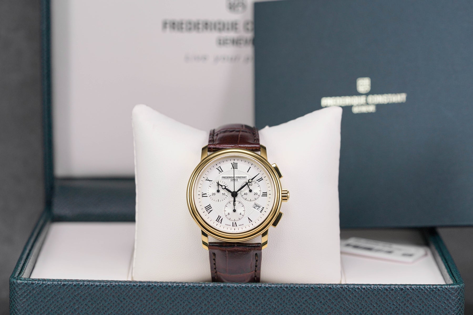 CLASSICS QUARTZ CHRONOGRAPH YELLOWGOLD-PLATED STEEL SILVER DIAL (2025)