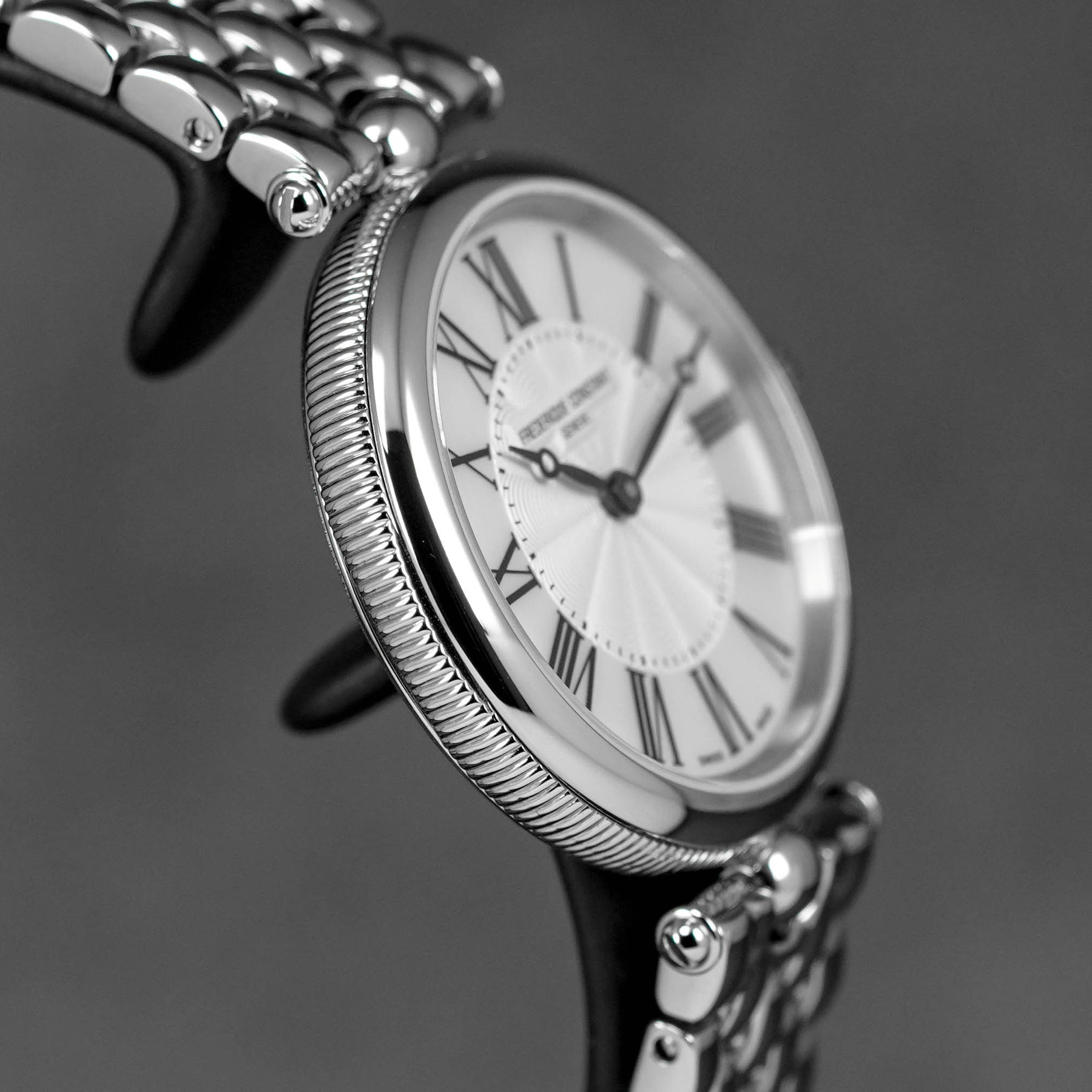 CLASSICS ART DECO ROUND STEEL MOP DIAL (2025)