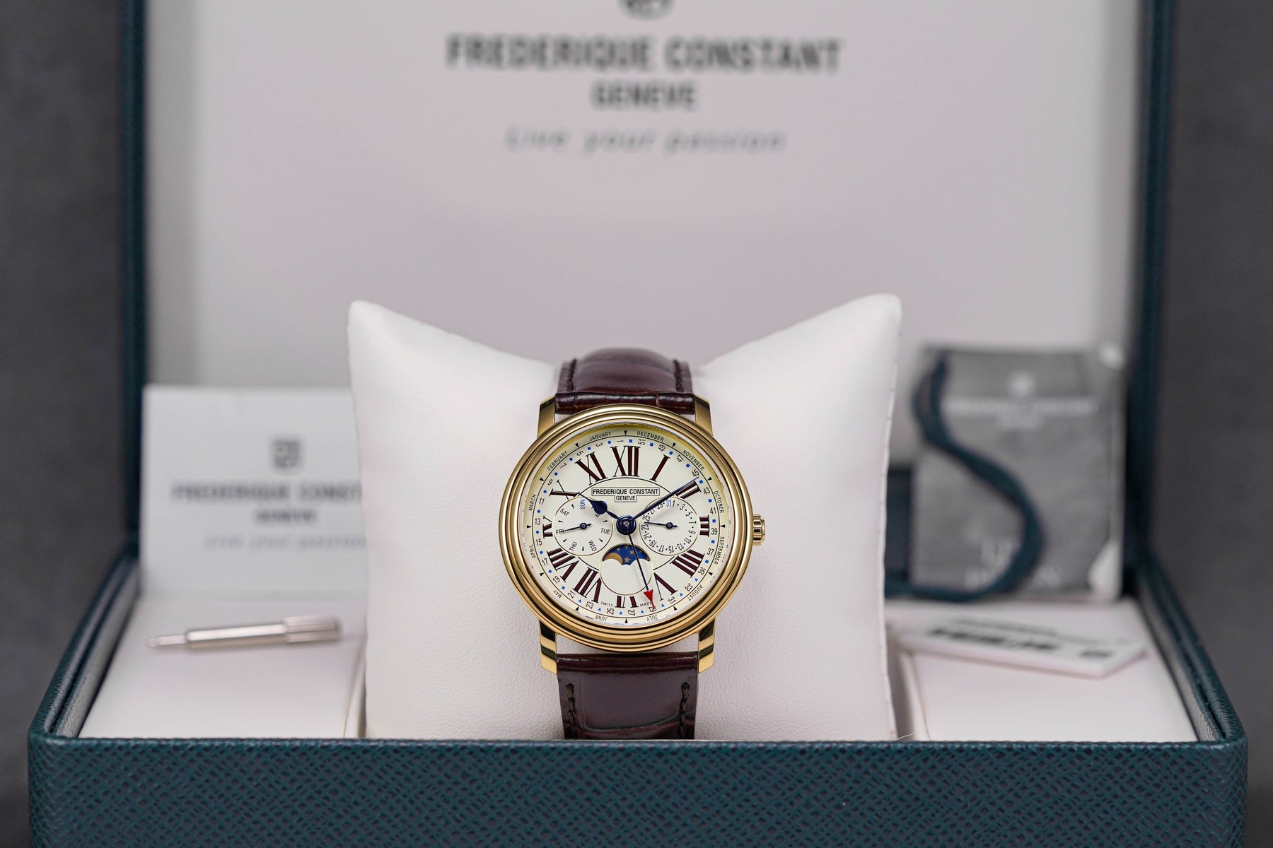 CLASSICS BUSINESS TIMER MOONPHASE YELLOWGOLD-PLATED STEEL WHITE DIAL (2025)