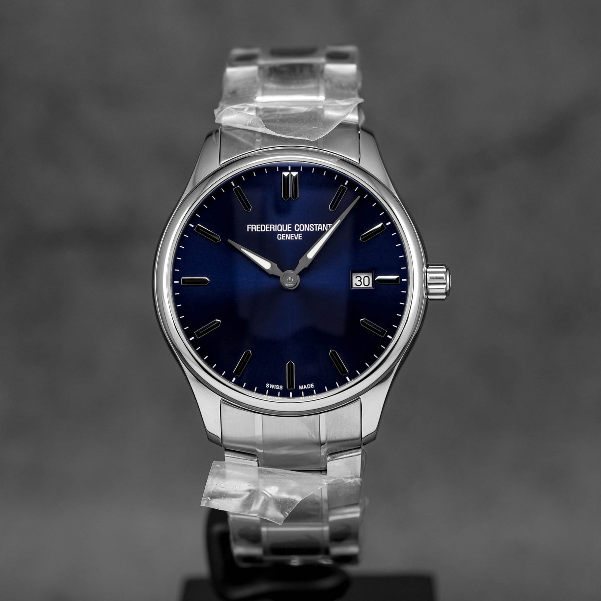 CLASSICS QUARTZ BLUE DIAL (2025)