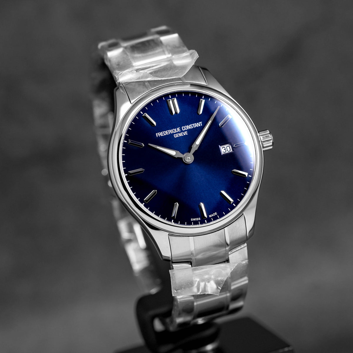CLASSICS QUARTZ BLUE DIAL (2025)