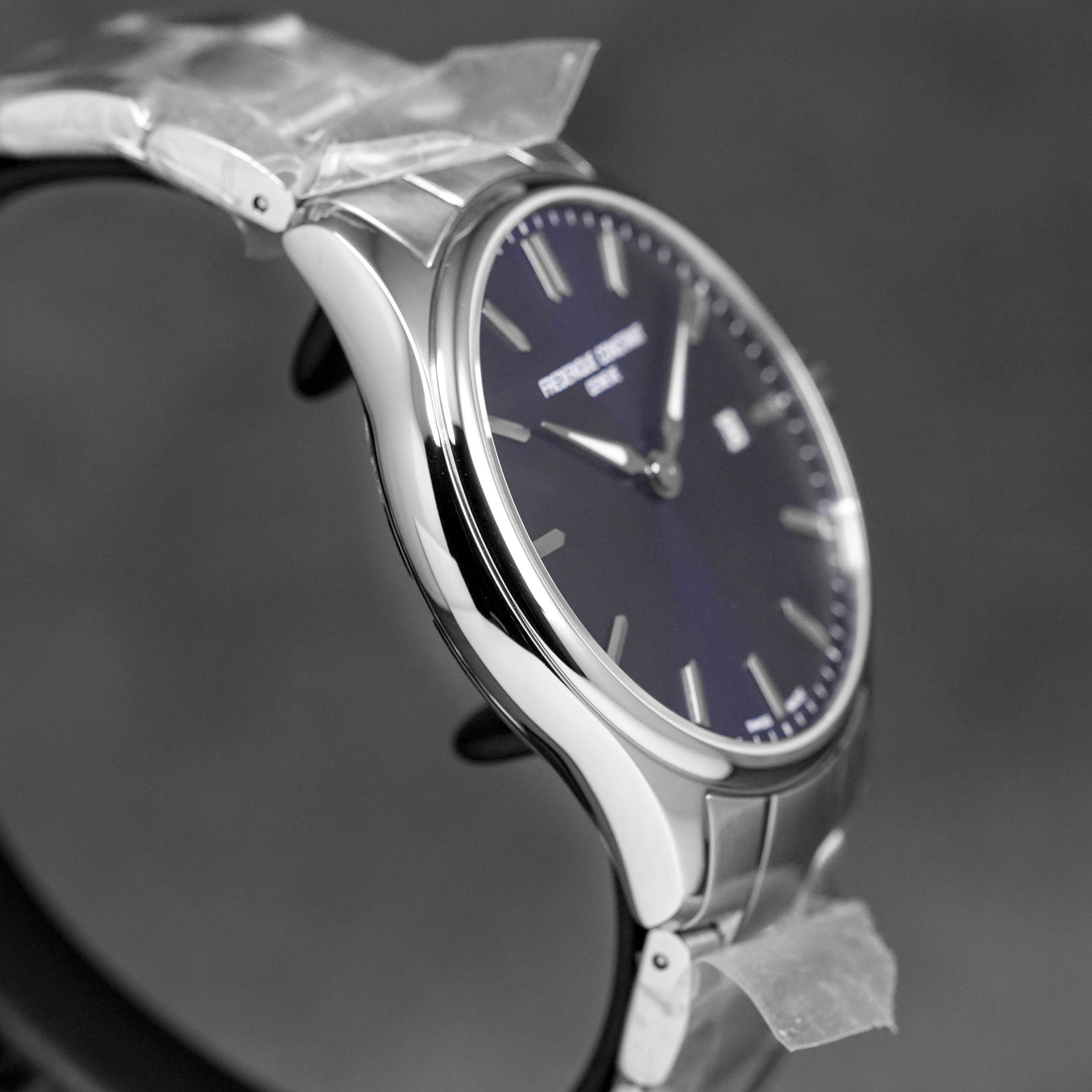 CLASSICS QUARTZ BLUE DIAL (2025)