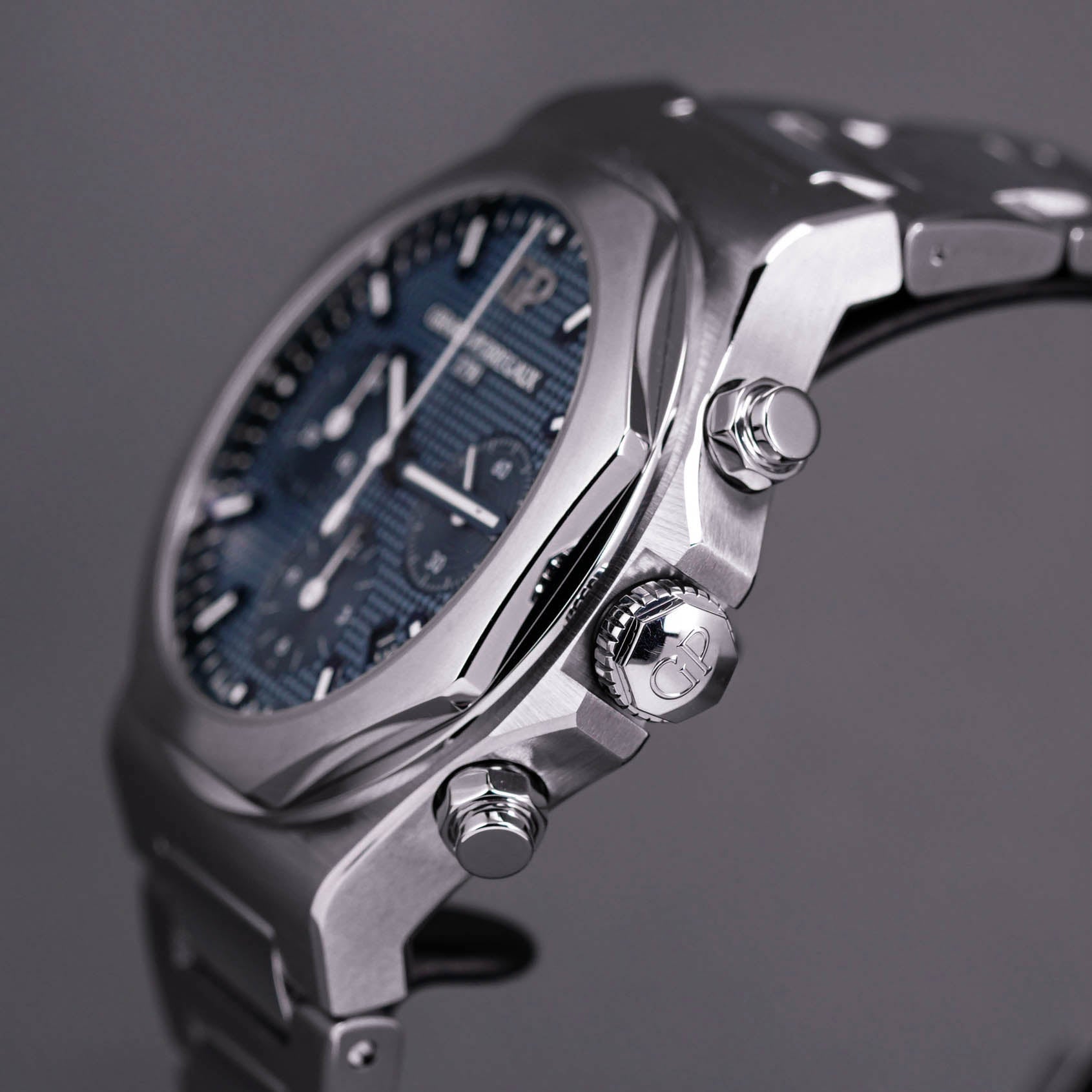 LAUREATO CHRONOGRAPH BLUE DIAL (2021)