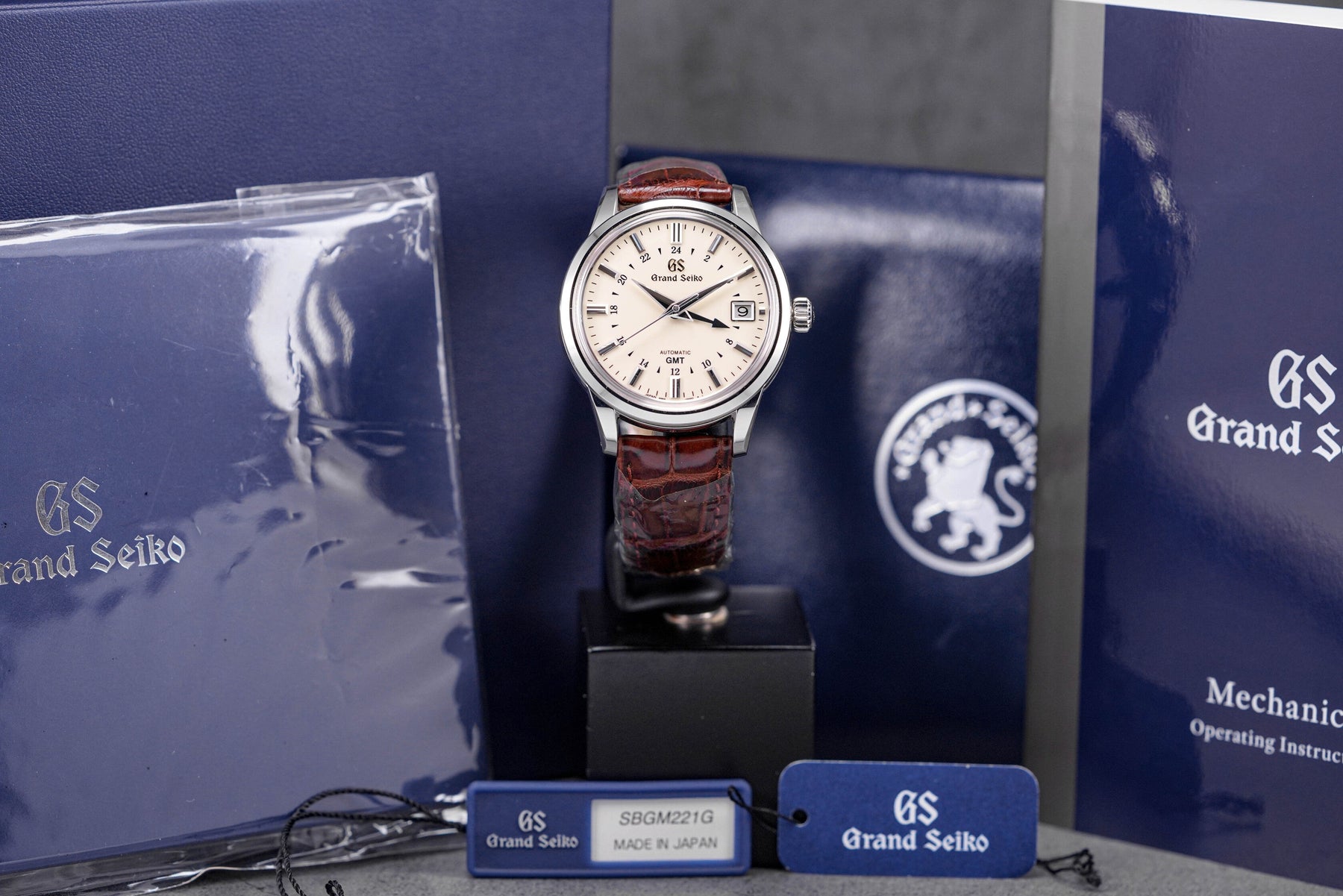 ELEGANCE GMT IVORY DIAL (2022)