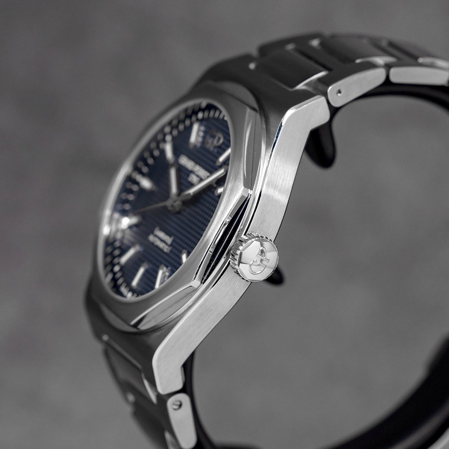 Harga Girard Perregaux Laureato Blue
