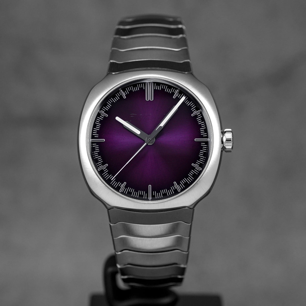 Harga H Moser Cie Streamliner Purple