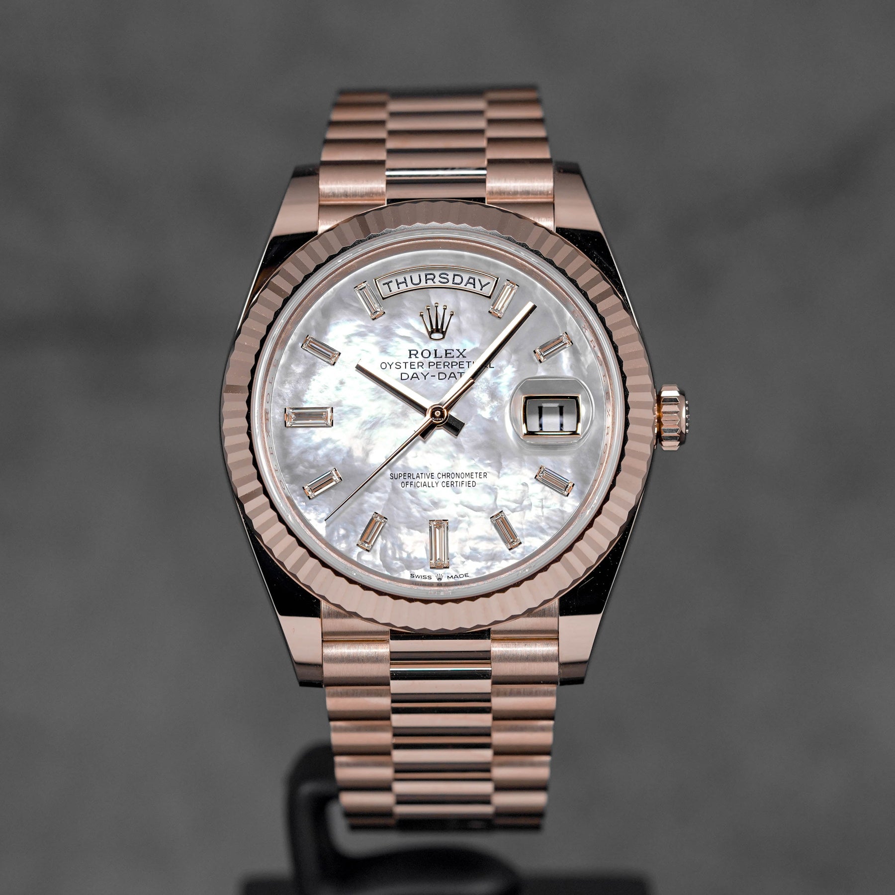 DAYDATE 40MM ROSEGOLD MOP DIAMOND BAGUETTE DIAL (2025)