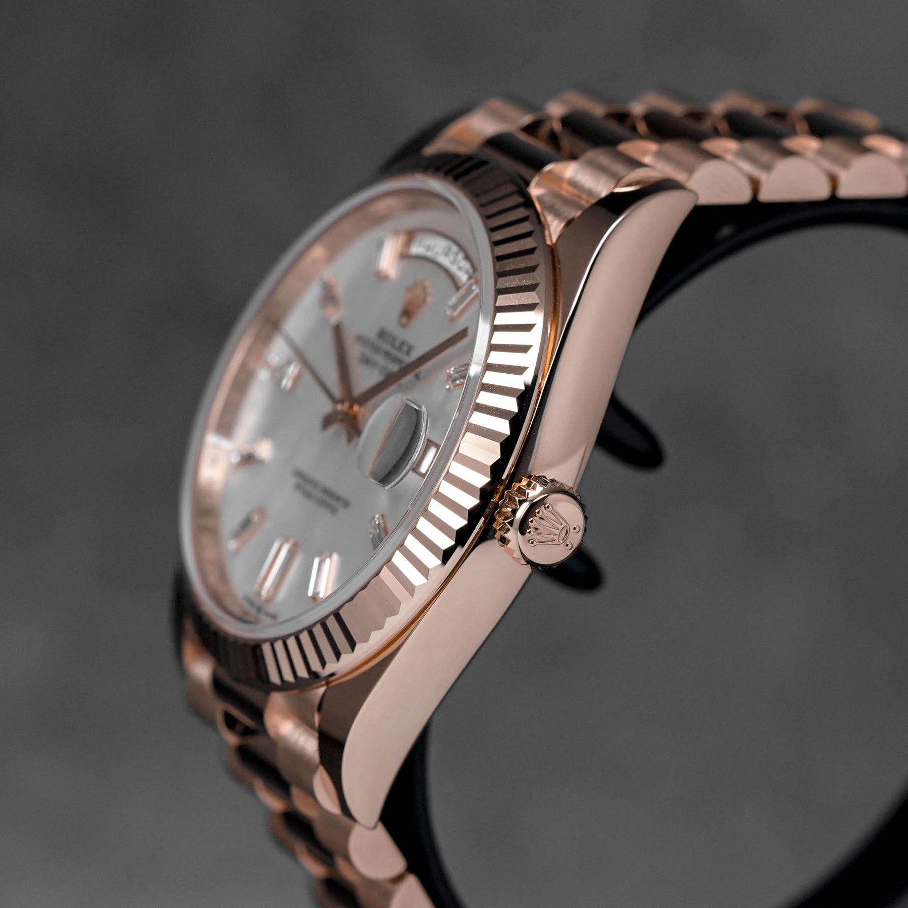 DAYDATE 40MM ROSEGOLD MOP DIAMOND BAGUETTE DIAL (2025)