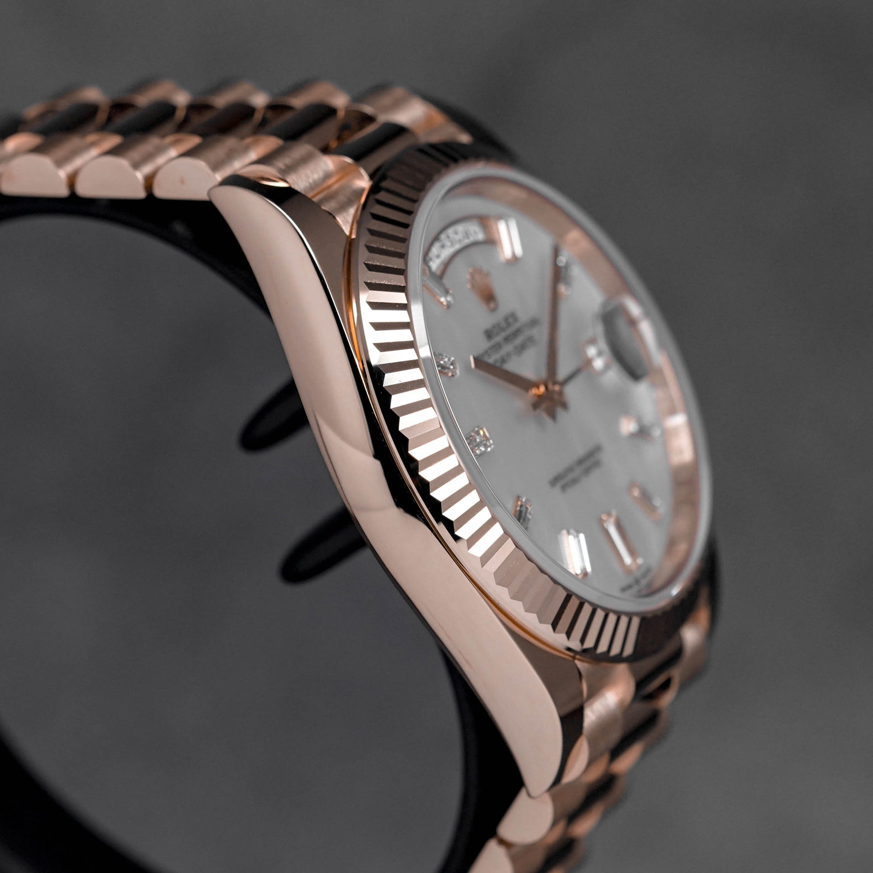 DAYDATE 40MM ROSEGOLD MOP DIAMOND BAGUETTE DIAL (2025)