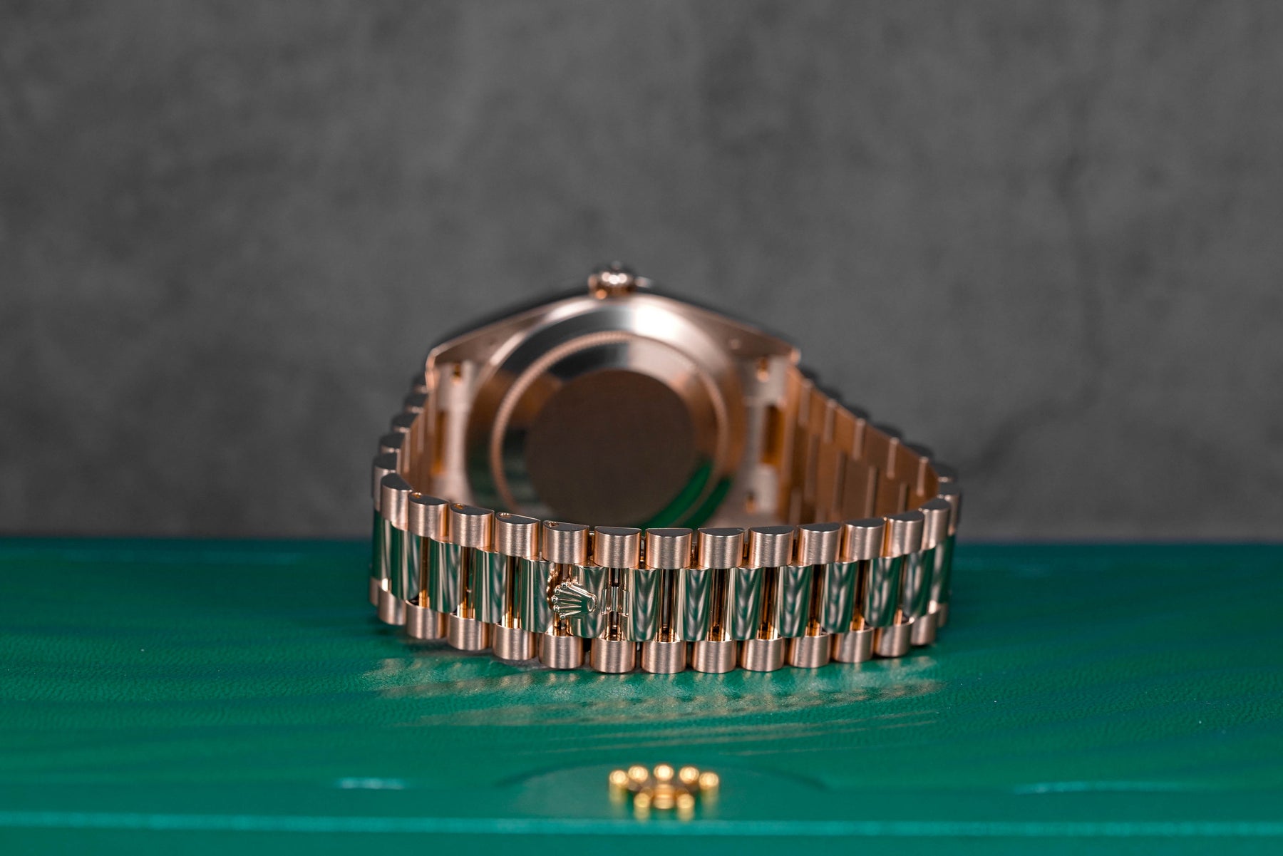 DAYDATE 40MM ROSEGOLD MOP DIAMOND BAGUETTE DIAL (2025)