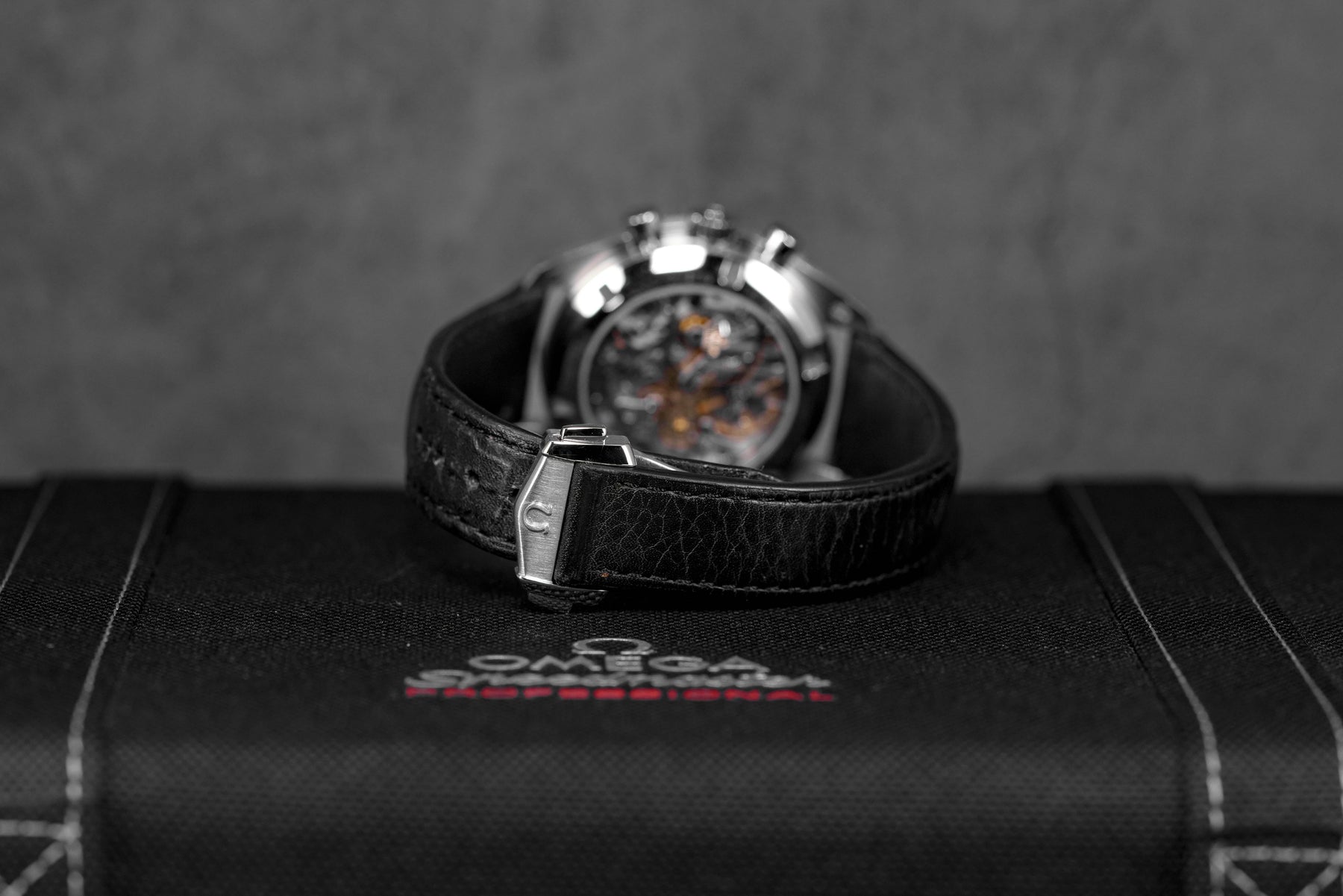SPEEDMASTER MOONWATCH SAPPHIRE LEATHER STRAP (2021)