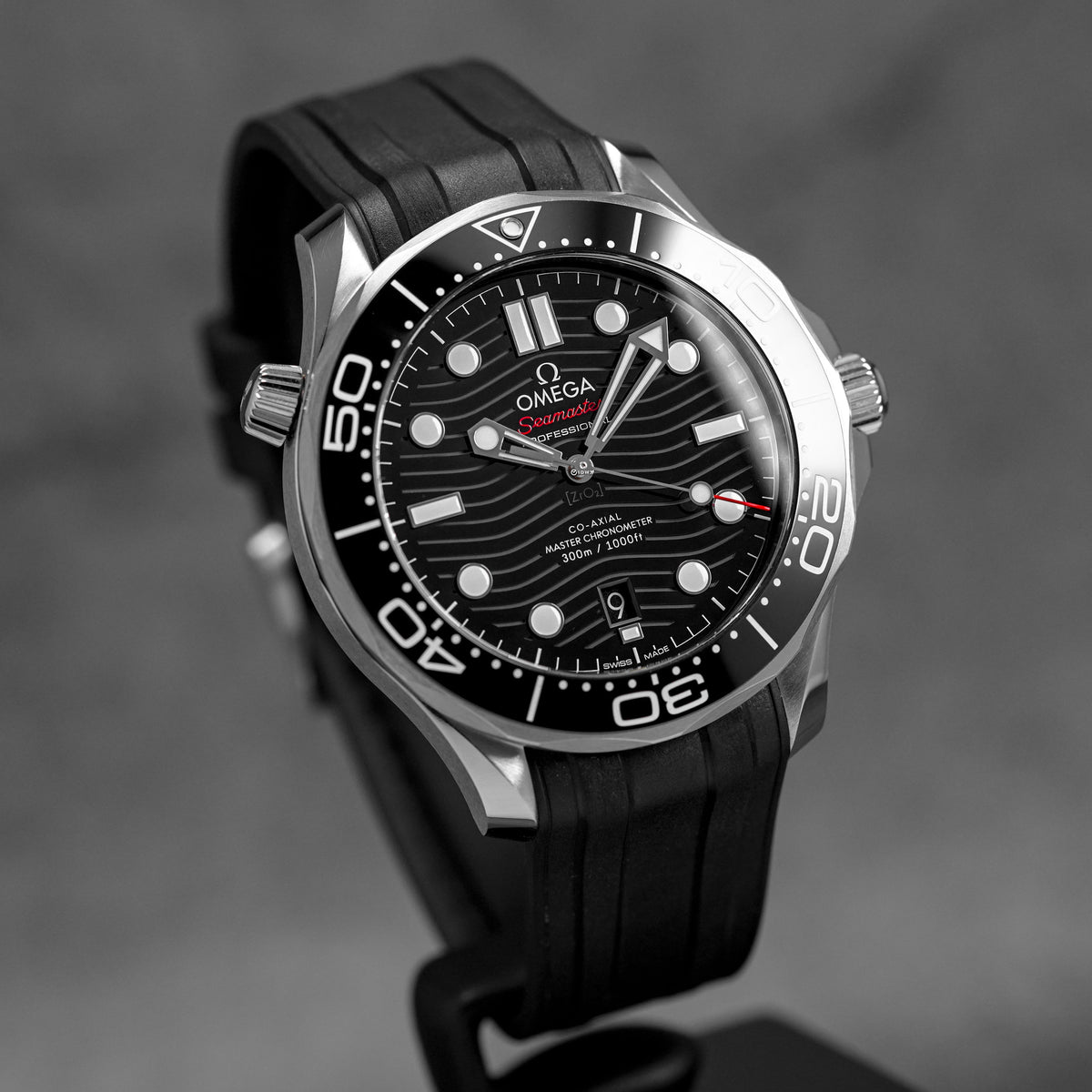 SEAMASTER DIVER 300 BLACK DIAL RUBBER STRAP (2024)