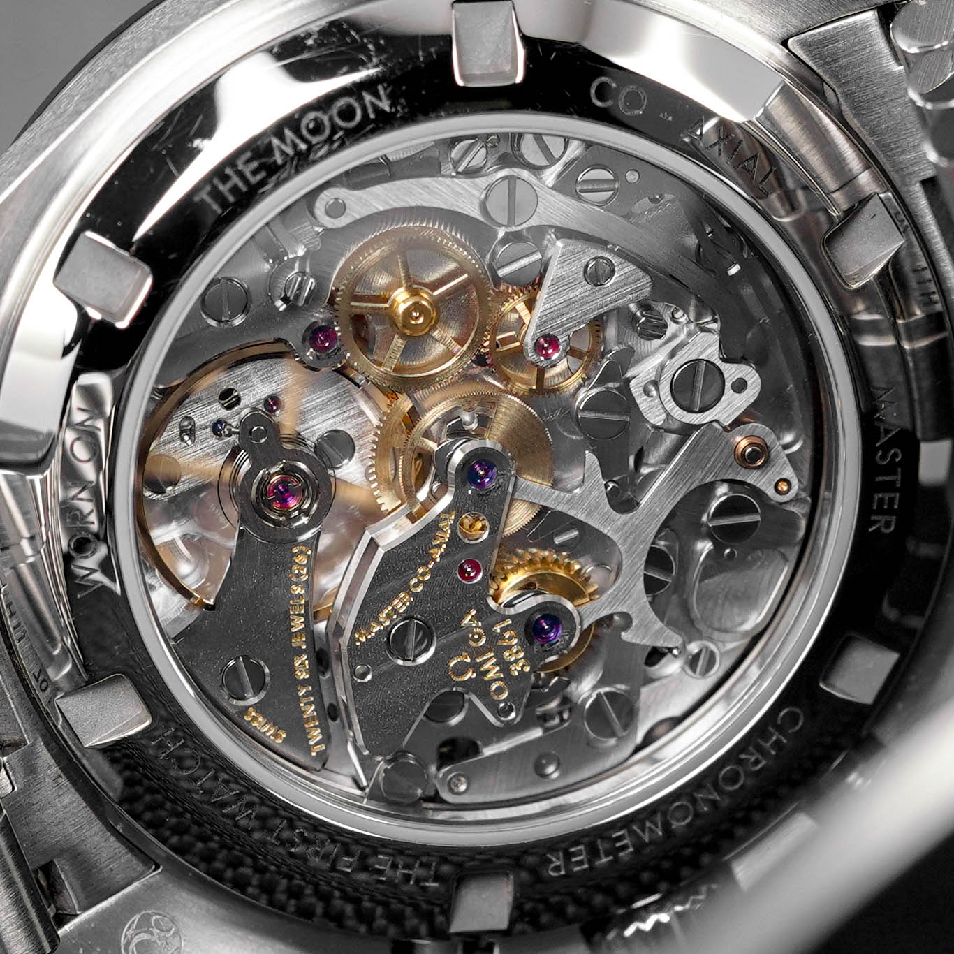 Harga Omega Speedmaster Moonwatch Sapphire