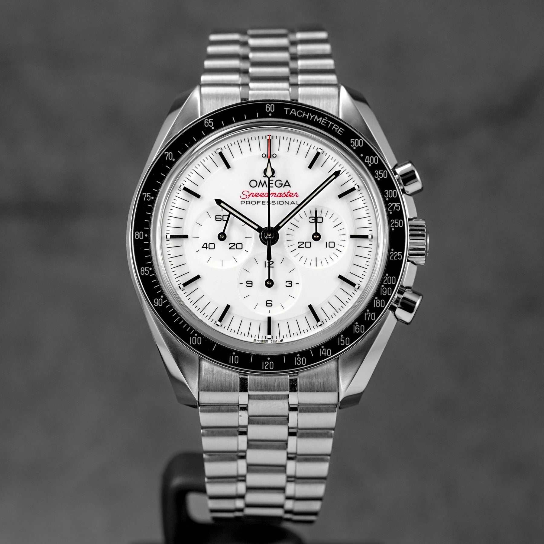 SPEEDMASTER MOONWATCH SAPPHIRE WHITE DIAL (2024)