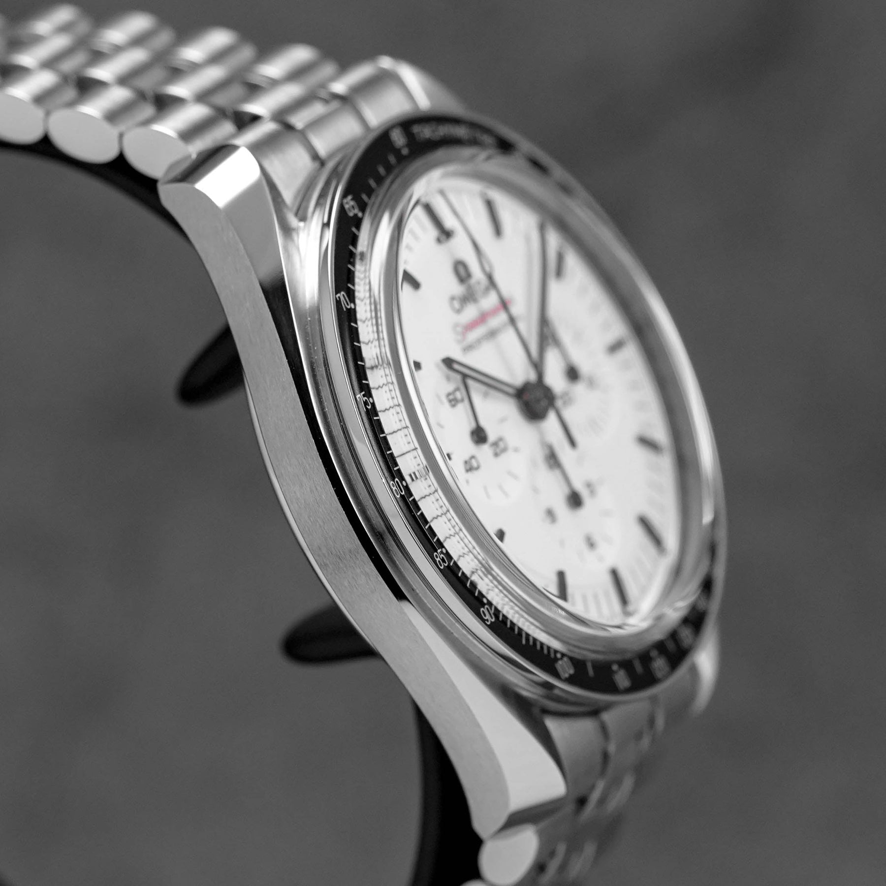 SPEEDMASTER MOONWATCH SAPPHIRE WHITE DIAL (2024)