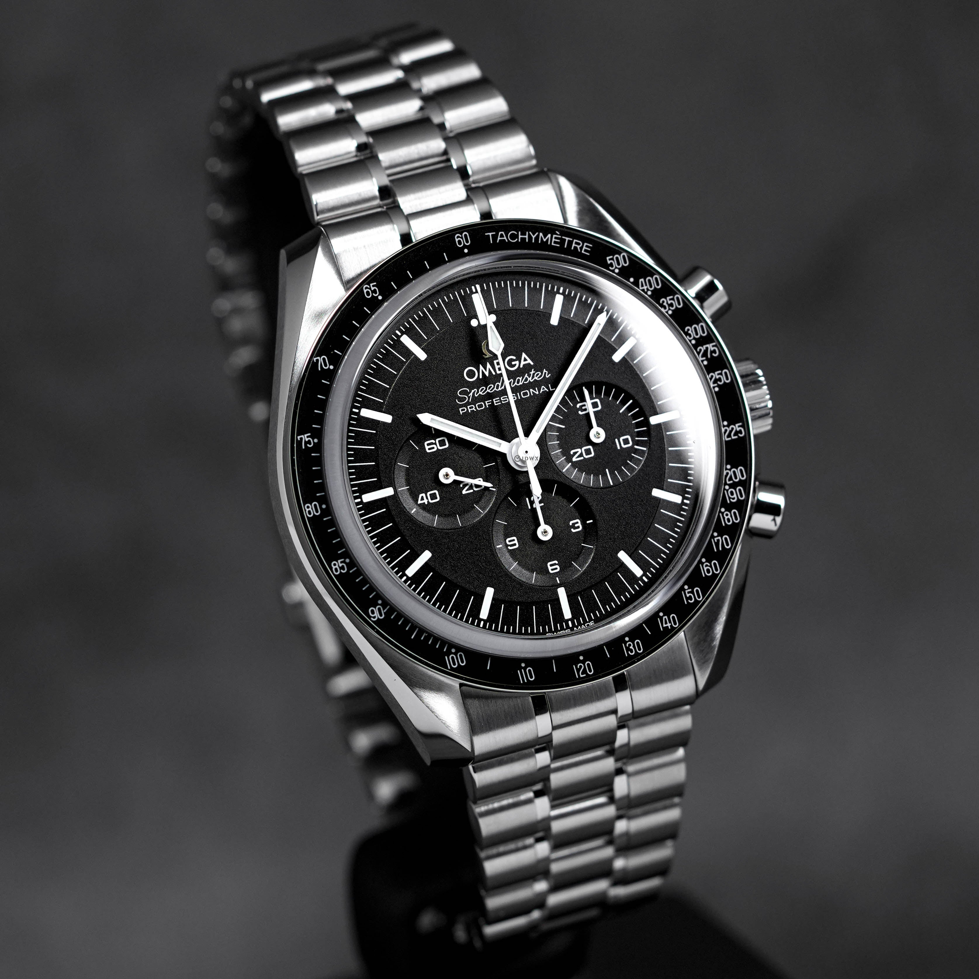 harga Omega Speedmaster Sapphire terbaru