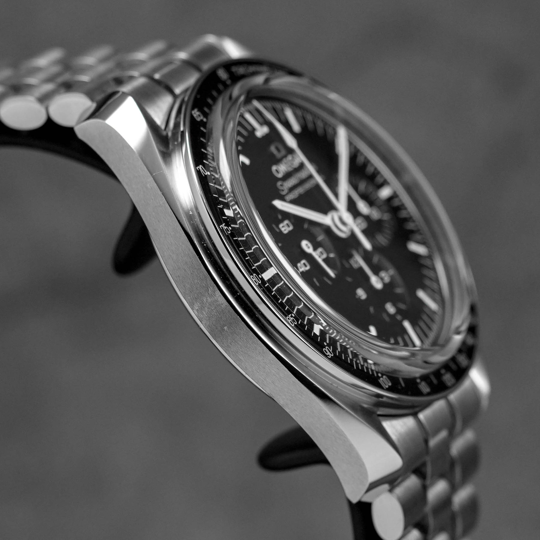Harga Omega Speedmaster Moonwatch Sapphire