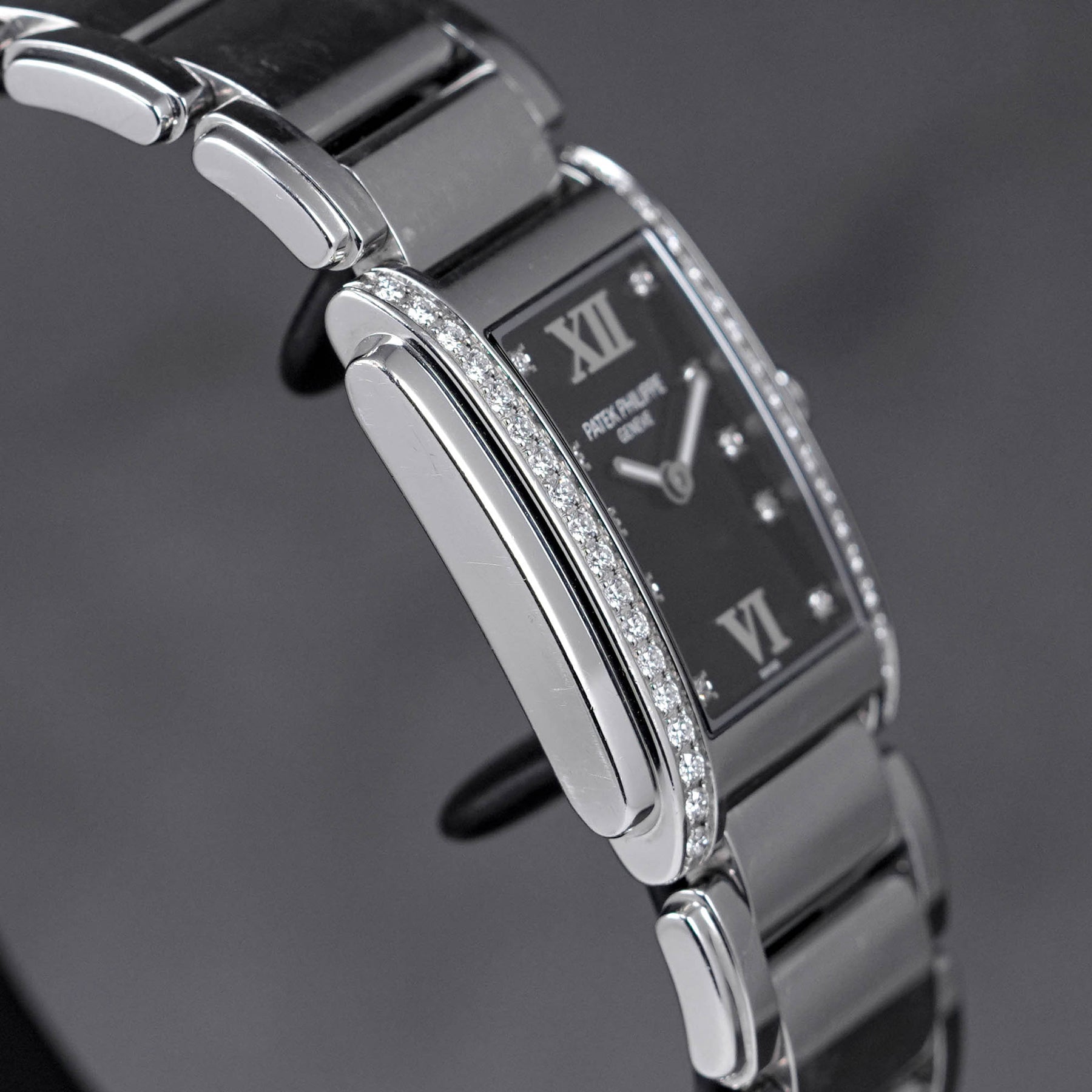 Patek Philippe 24 4910/10A