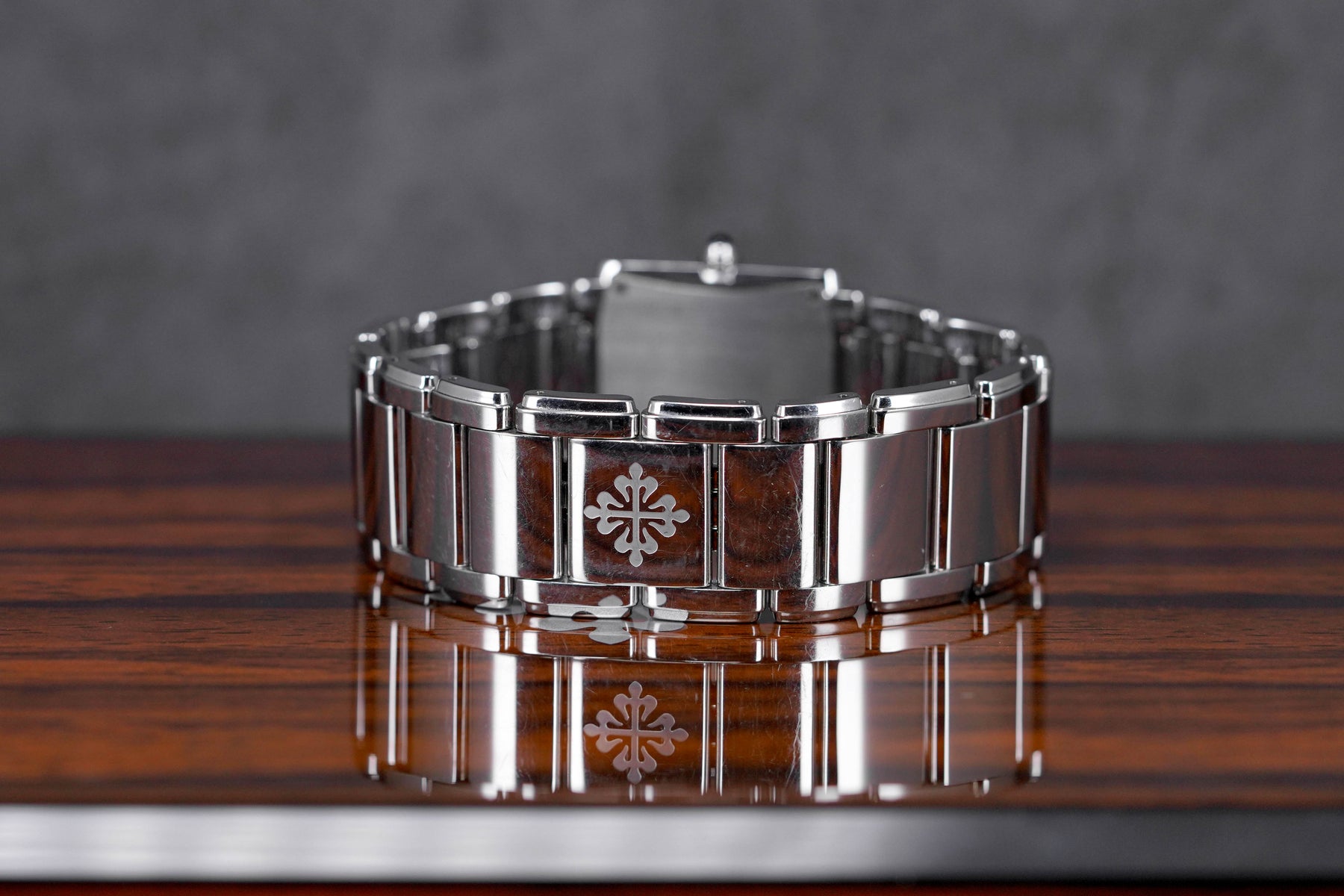 Patek Philippe 24 4910/10A