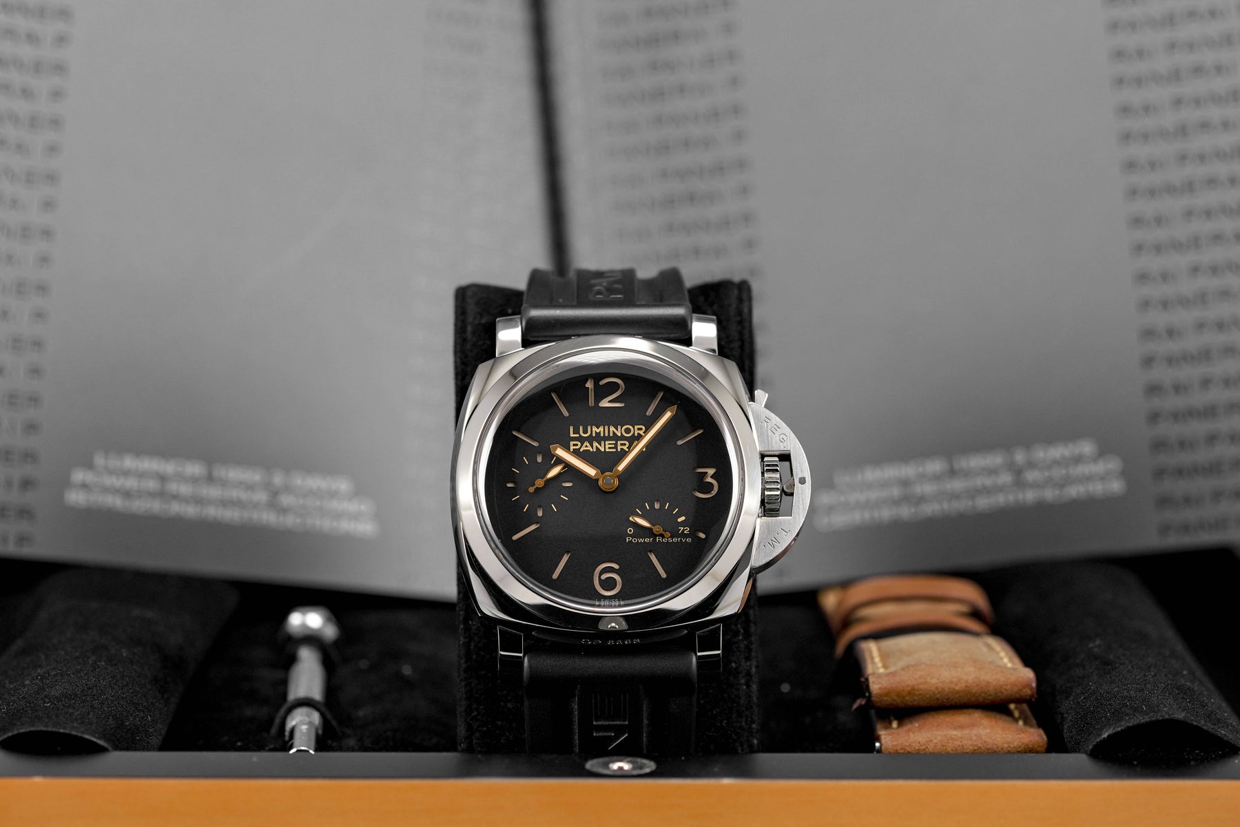 LUMINOR 1950 3 DAYS POWER RESERVE 47MM BLACK DIAL PAM 423 (2016)
