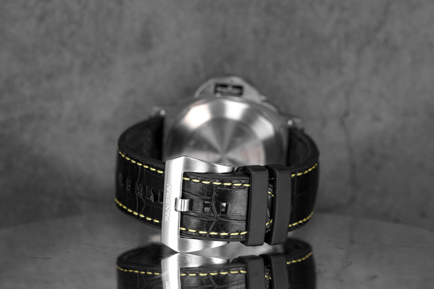 Harga Panerai Luminor Submersible PAM 025