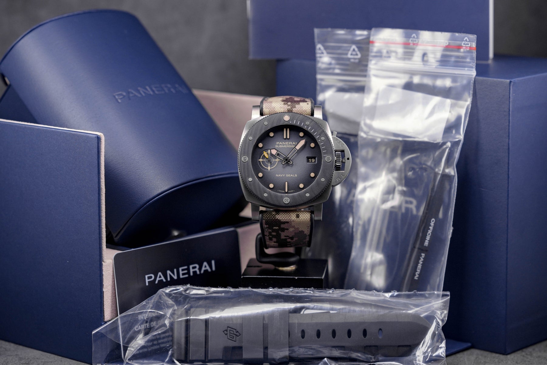 Harga Panerai Submersible PAM 1669
