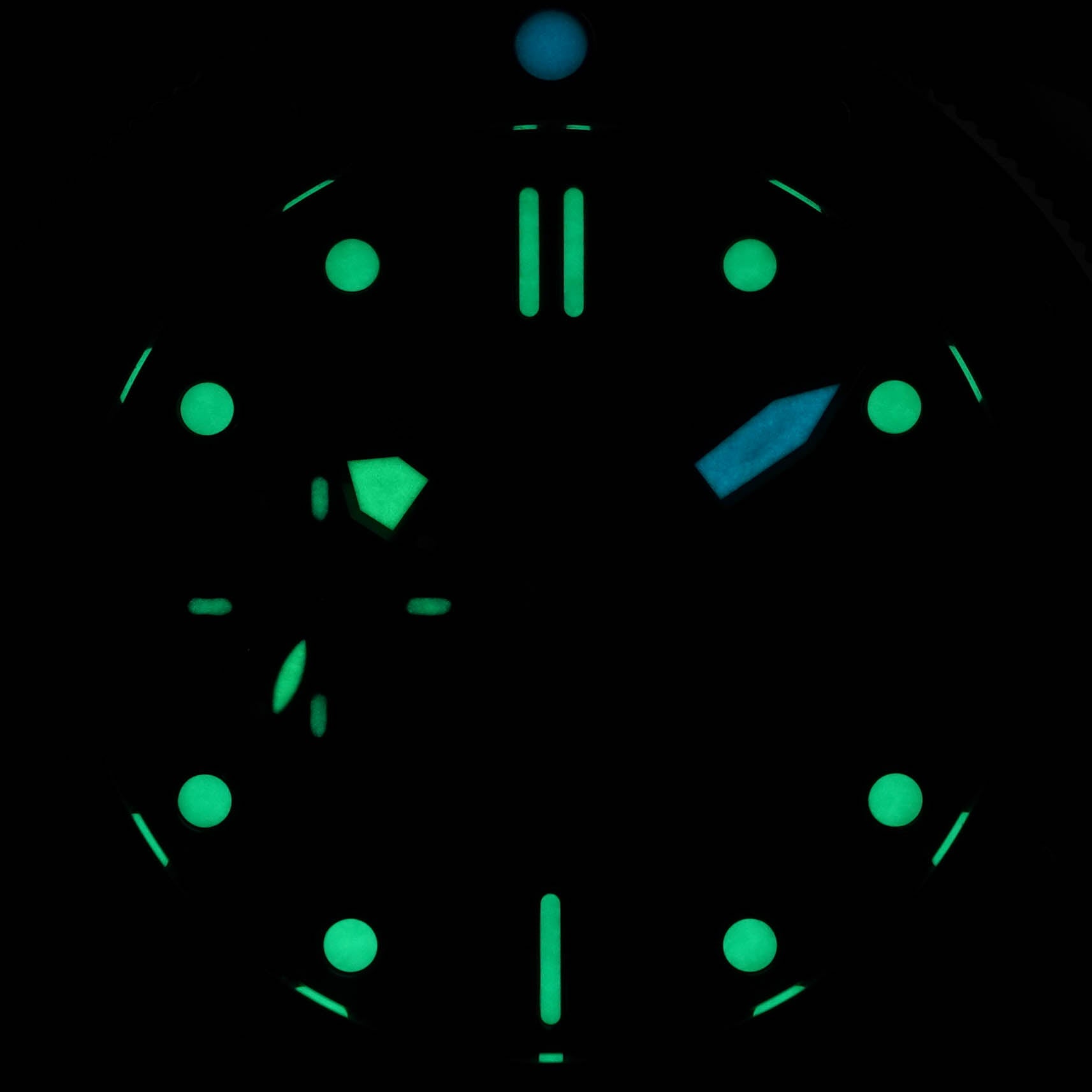 LUMINOR SUBMERSIBLE 1950 3 DAYS TITANIUM BMG-TECH BLUE DIAL PAM 692 (2018)