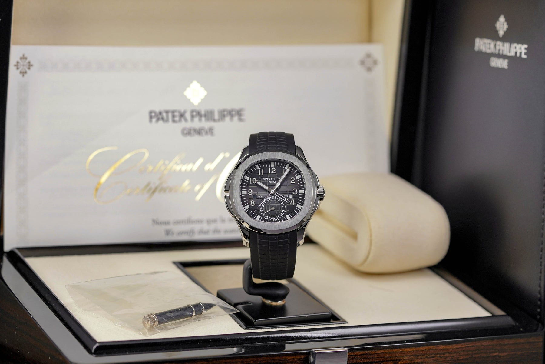 Harga Patek Philippe Aquanaut 5164A