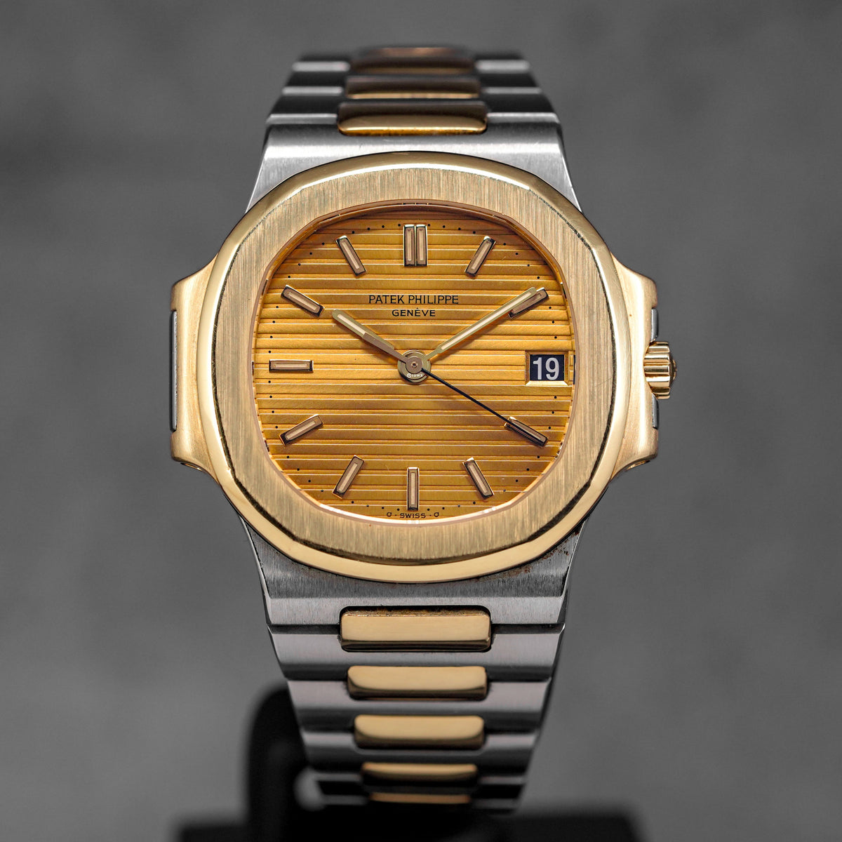 Harga Patek Philippe Nautilus 3800/1JA
