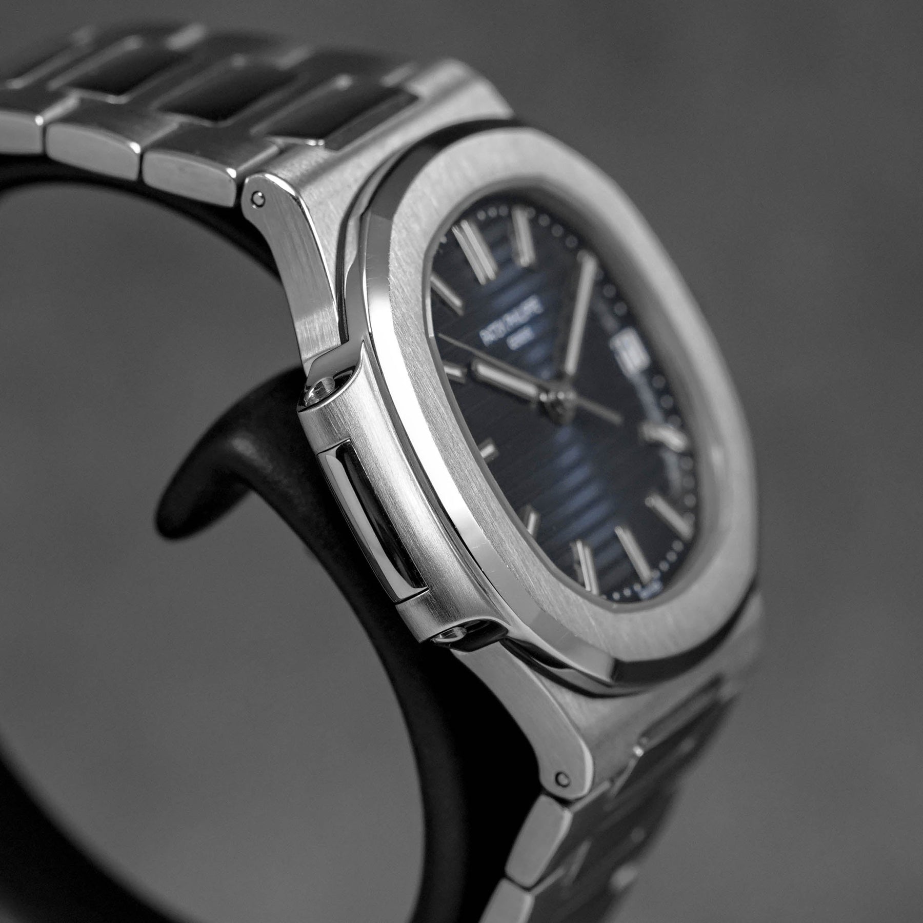 Harga Patek Philippe Nautilus 5800/1A Blue