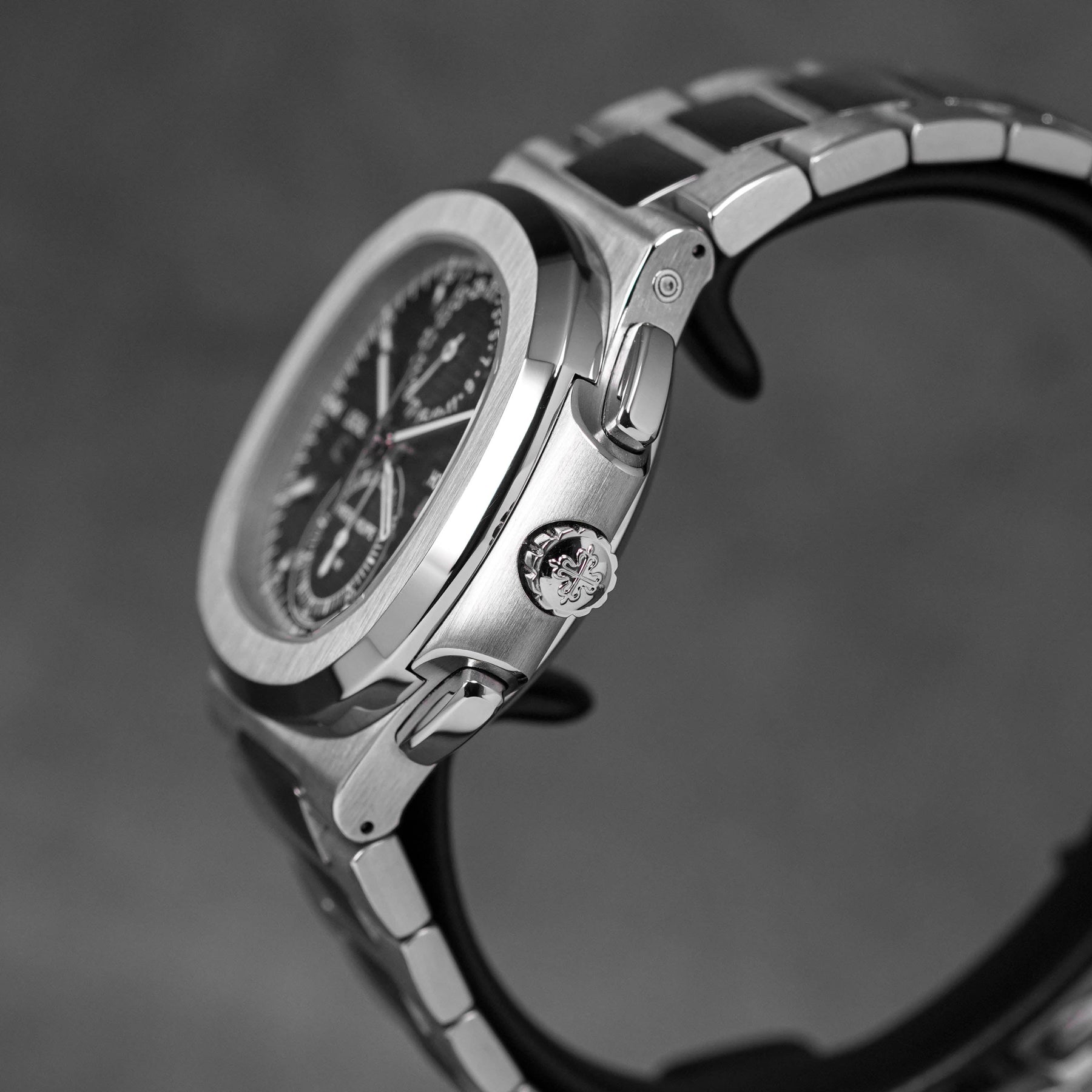 Harga Patek Philippe Nautilus 5990/1A