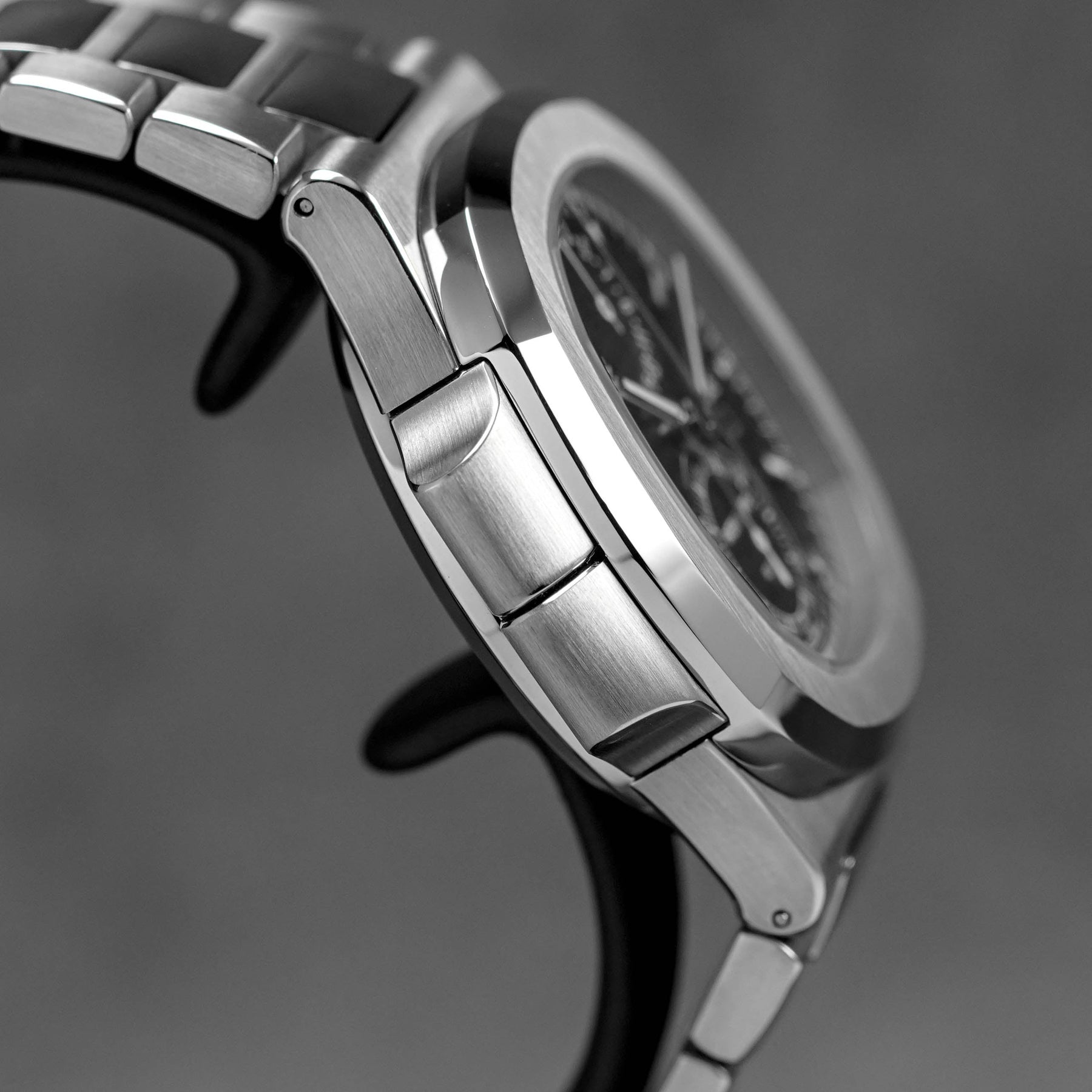 Harga Patek Philippe Nautilus 5990