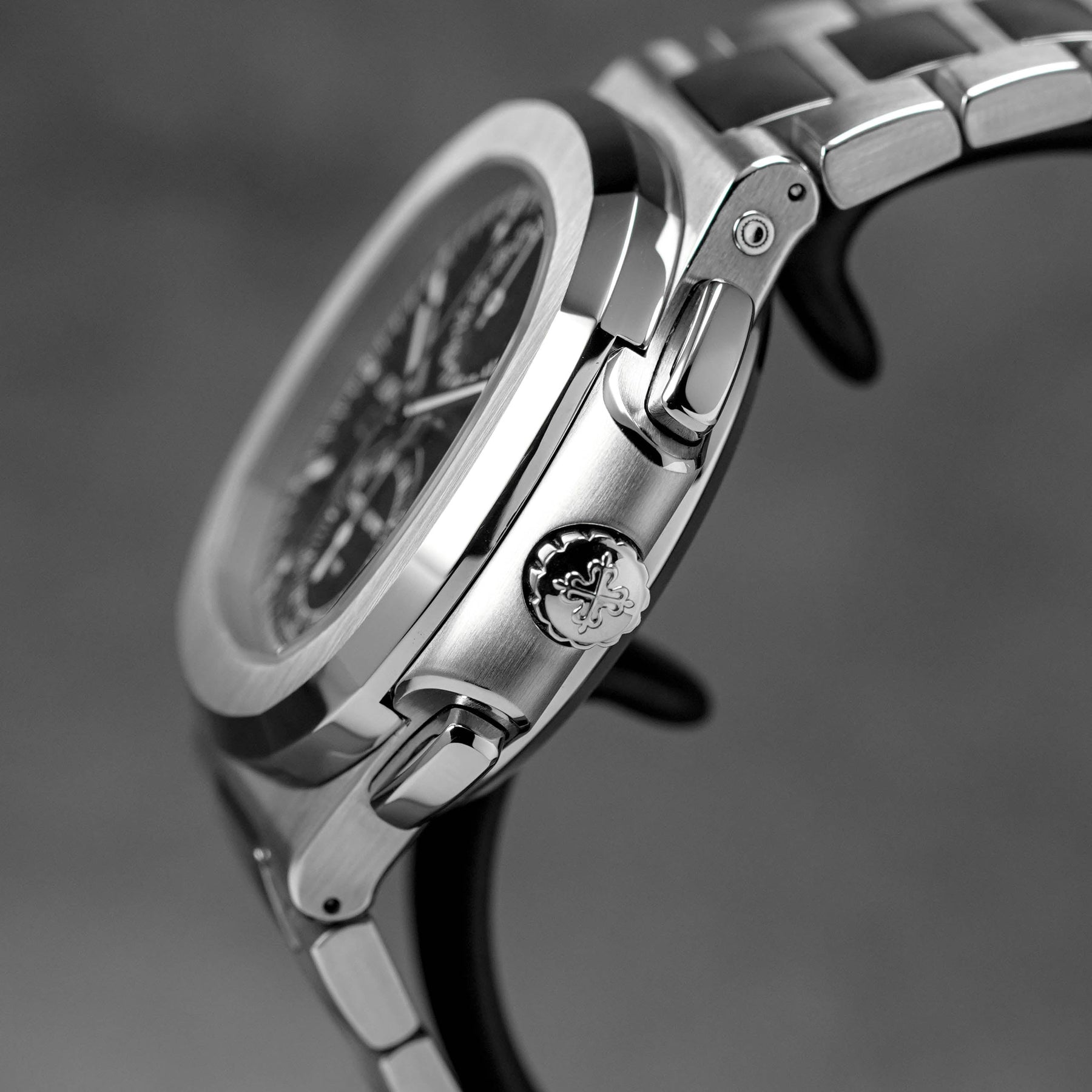 Harga Patek Philippe Nautilus 5990
